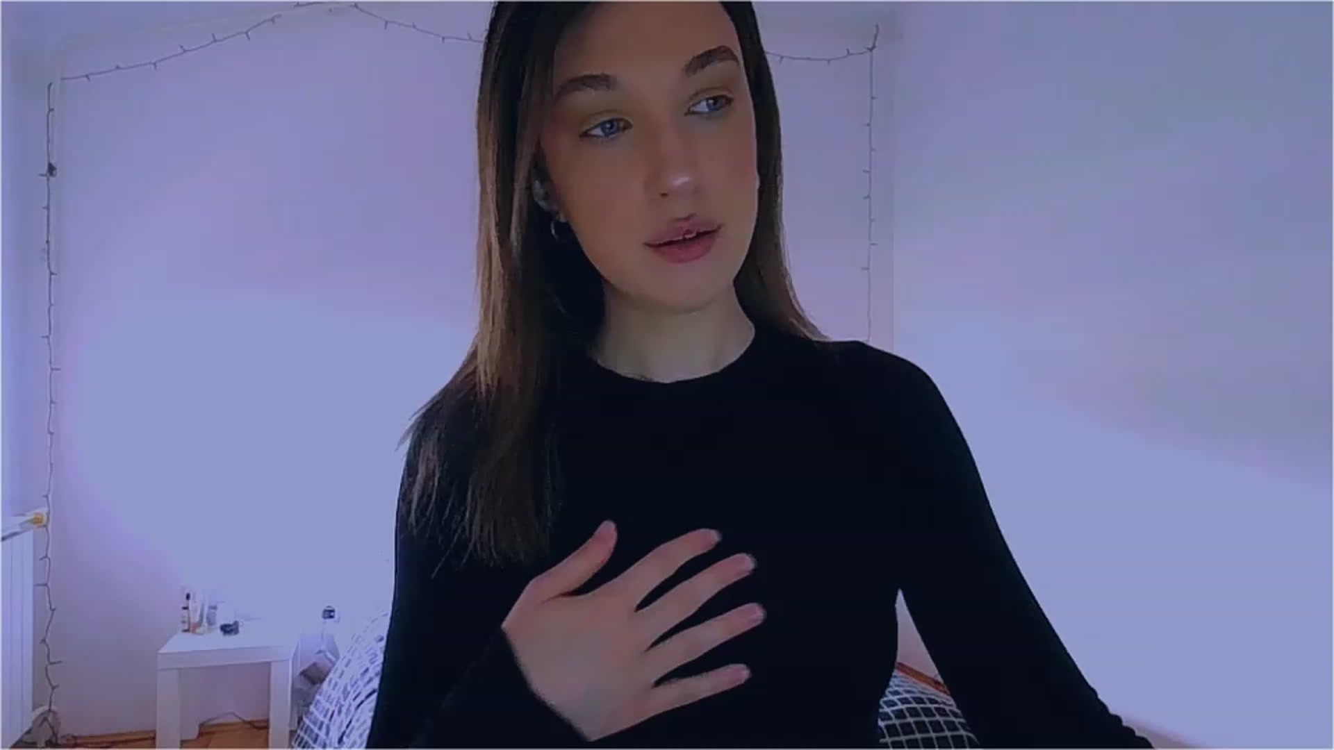 Gallery image thumbnail from lIIIviiu's myfreecams stream on, 03/30/2023, 11:03 image 5 of 20