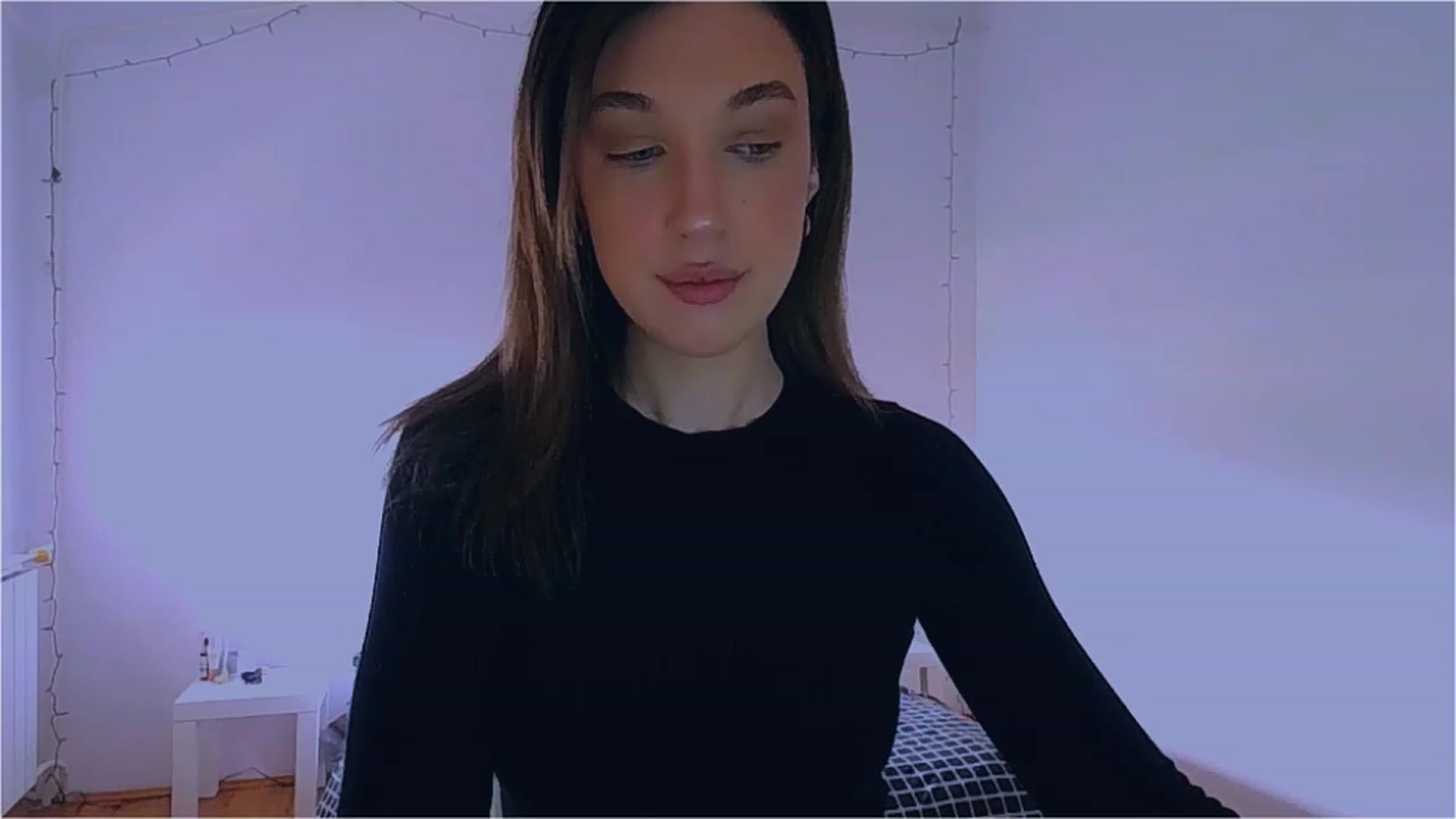 Gallery image thumbnail from lIIIviiu's myfreecams stream on, 03/30/2023, 11:03 image 4 of 20