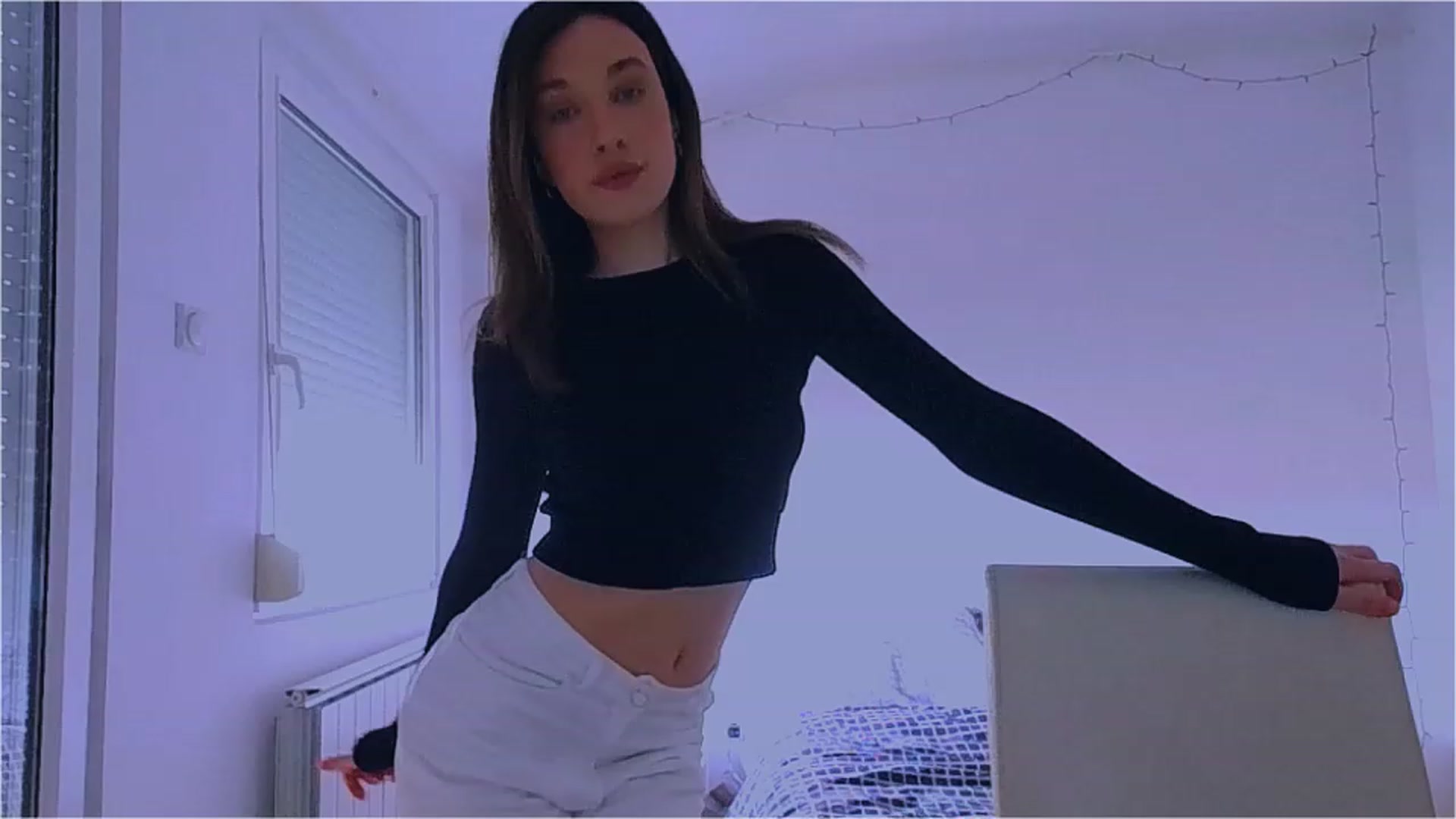 Gallery image thumbnail from lIIIviiu's myfreecams stream on, 03/30/2023, 11:50 image 8 of 20