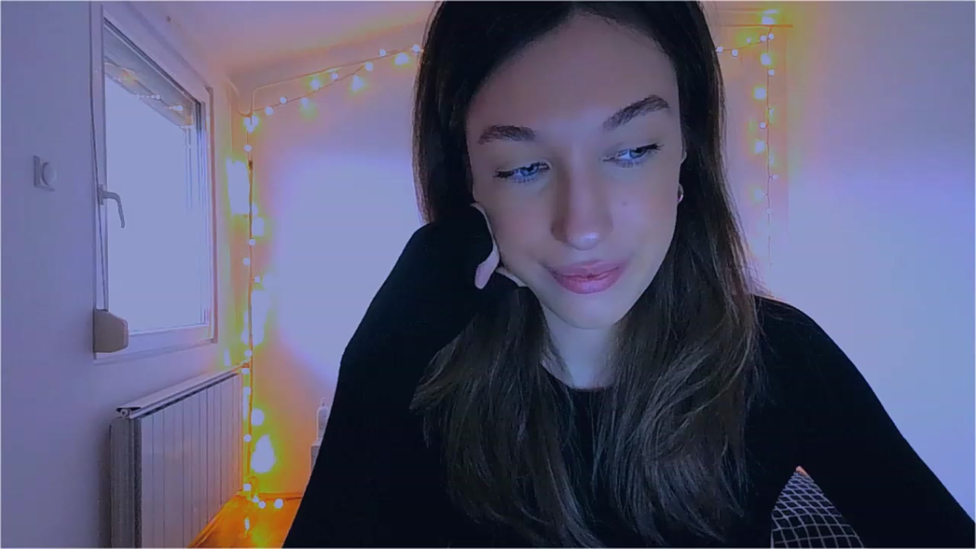 Gallery image thumbnail from lIIIviiu's myfreecams stream on, 04/01/2023, 10:27 image 3 of 20