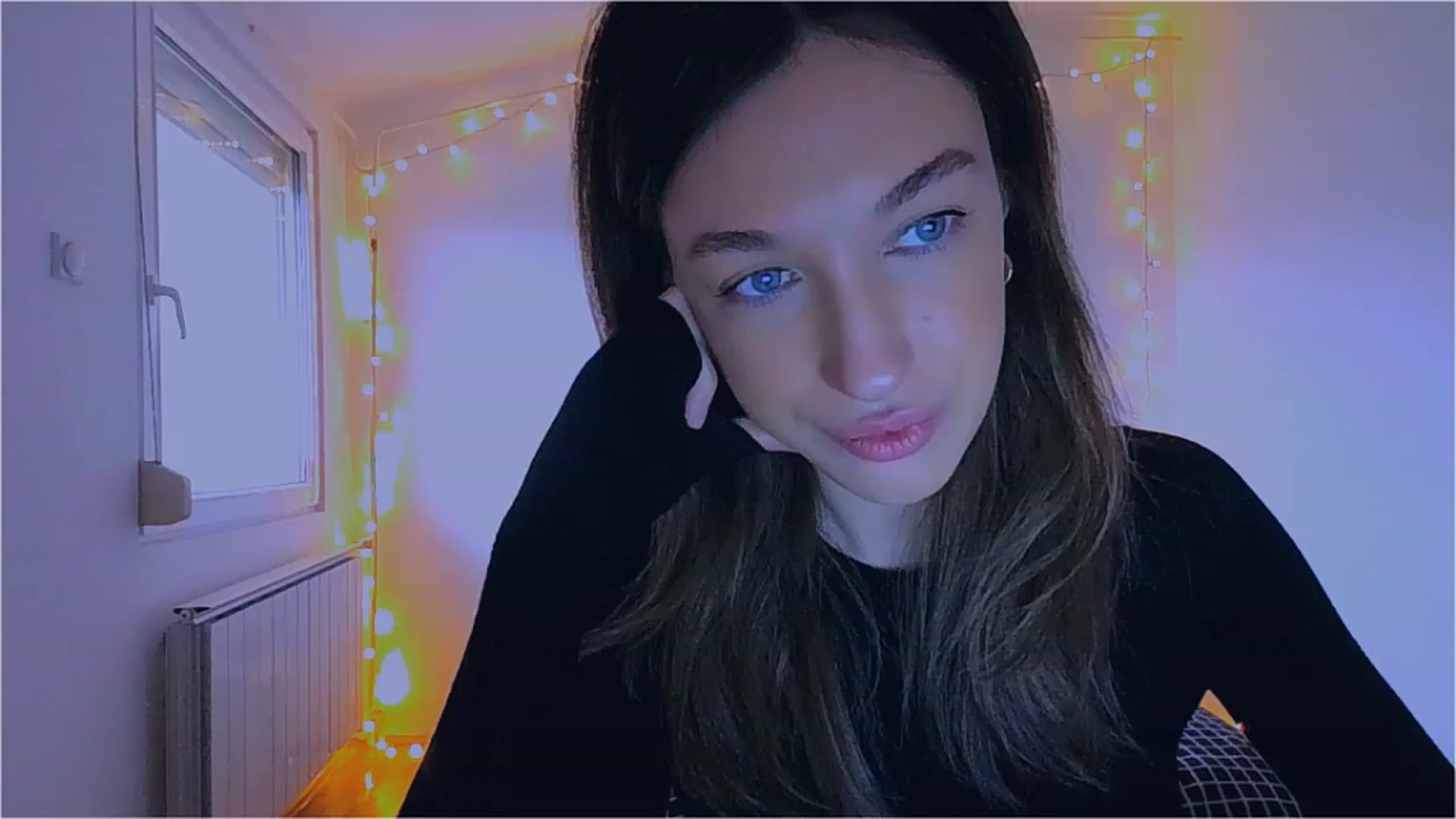 Gallery image thumbnail from lIIIviiu's myfreecams stream on, 04/01/2023, 10:27 image 6 of 20