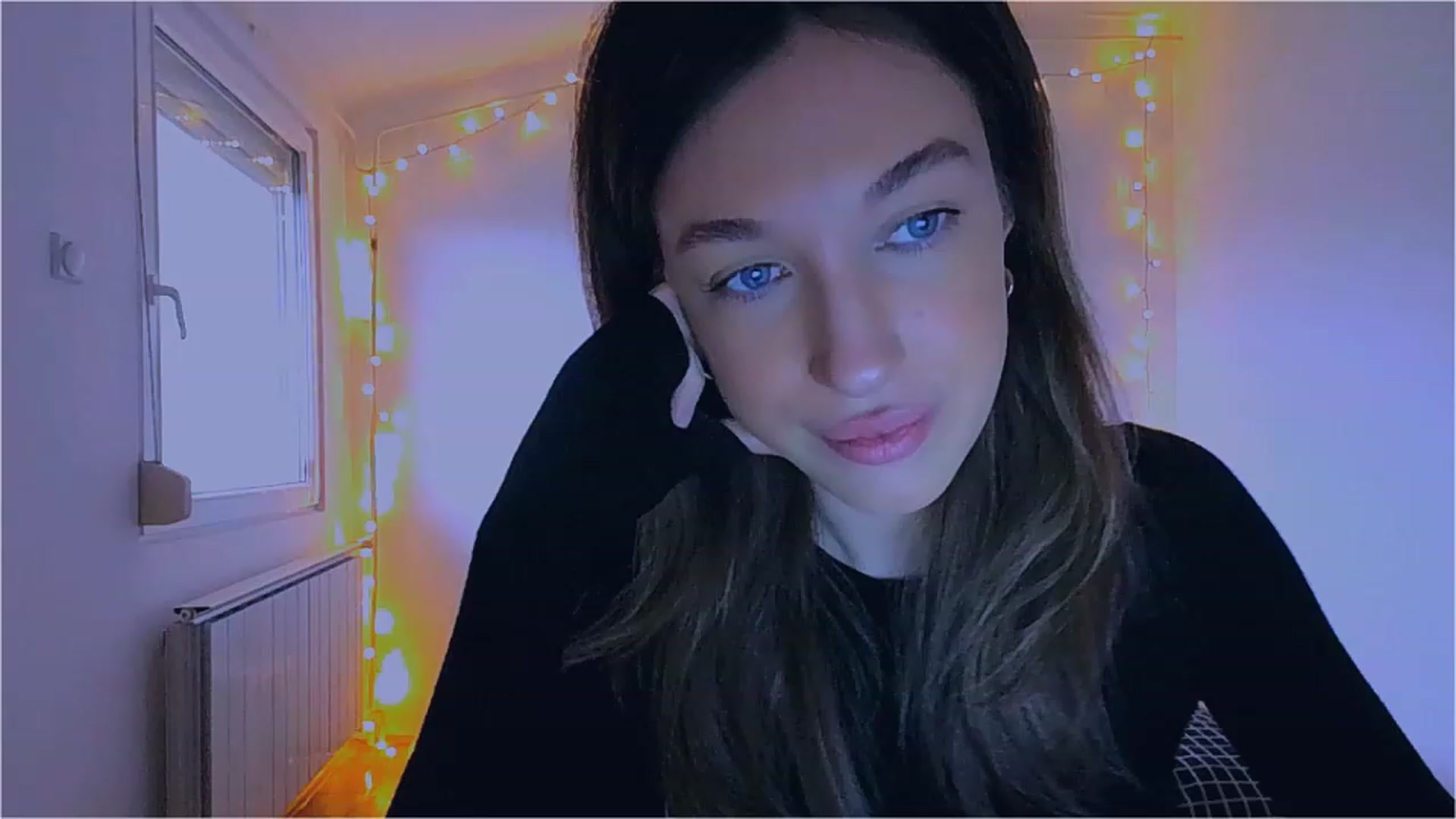 Gallery image thumbnail from lIIIviiu's myfreecams stream on, 04/01/2023, 10:27 image 8 of 20