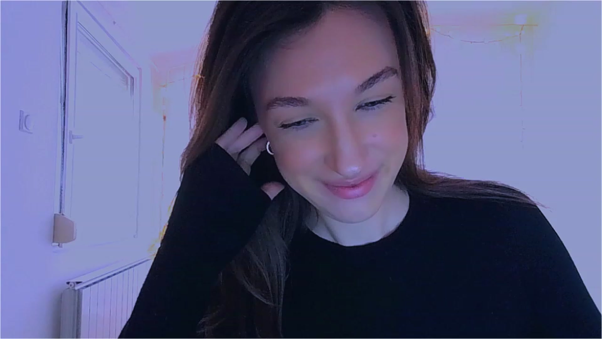 Gallery image thumbnail from lIIIviiu's myfreecams stream on, 04/01/2023, 11:58 image 12 of 20