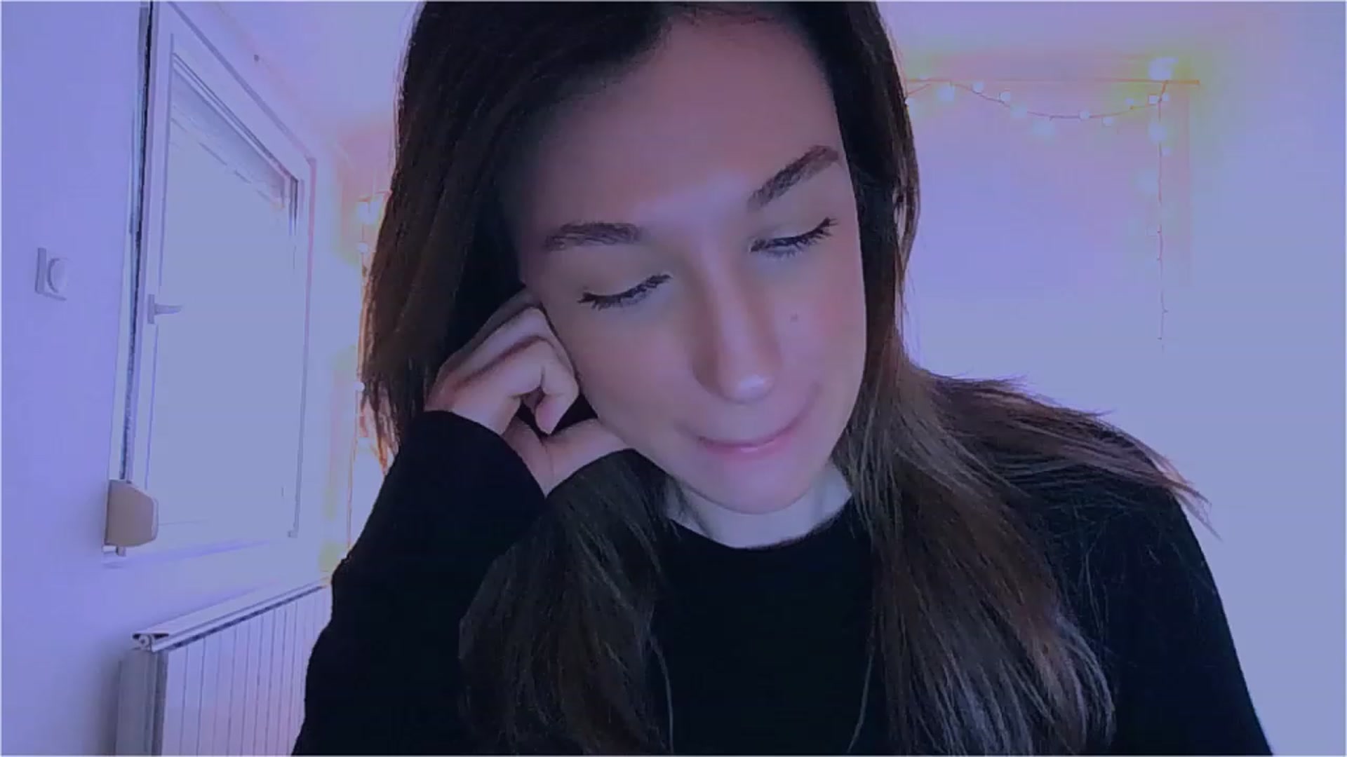 Gallery image thumbnail from lIIIviiu's myfreecams stream on, 04/01/2023, 11:58 image 13 of 20