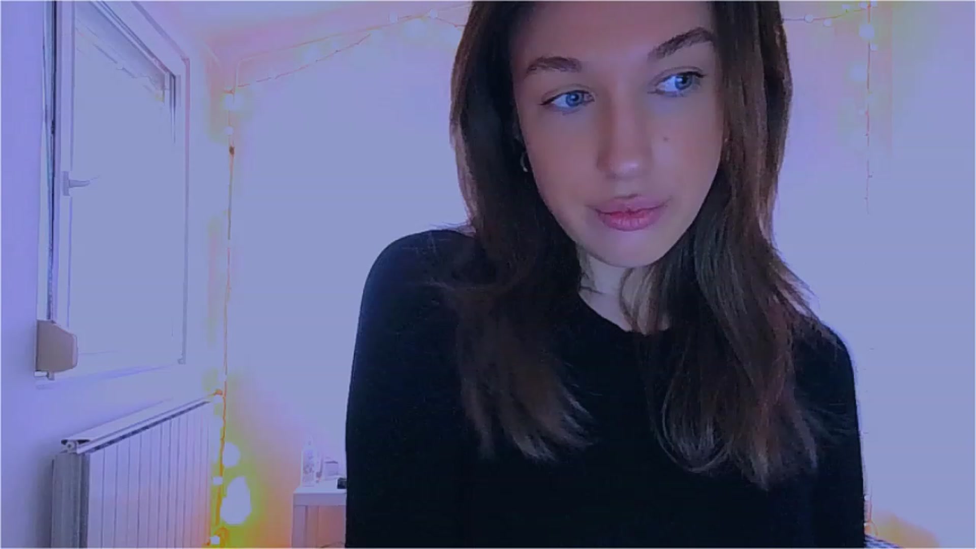 Gallery image thumbnail from lIIIviiu's myfreecams stream on, 04/01/2023, 11:58 image 4 of 20