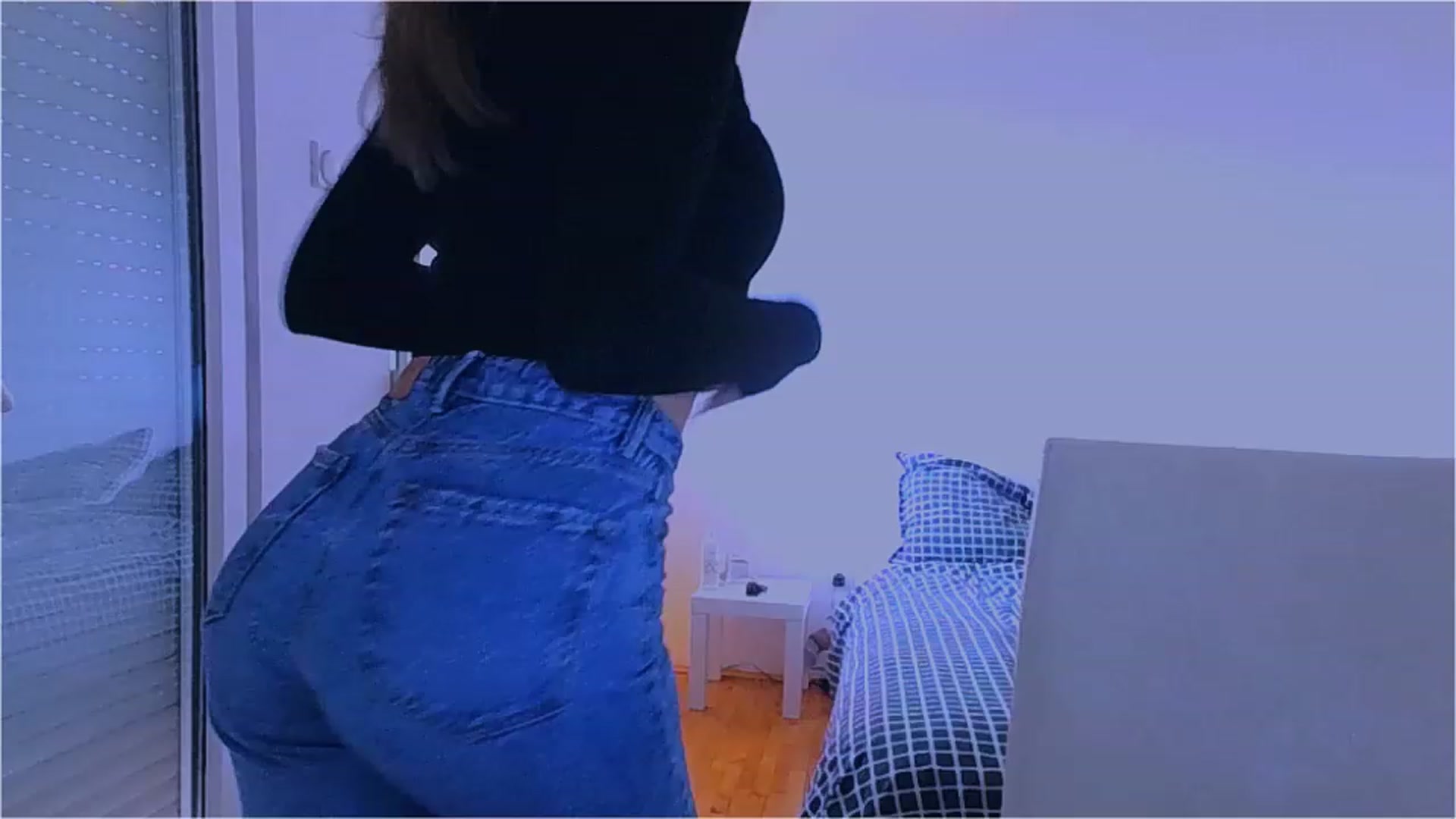 Gallery image thumbnail from lIIIviiu's myfreecams stream on, 04/01/2023, 11:58 image 5 of 20