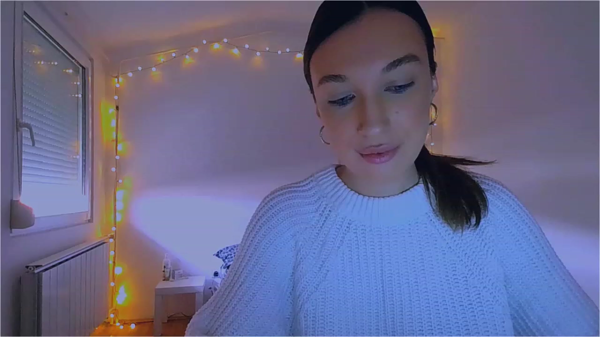 Gallery image thumbnail from lIIIviiu's myfreecams stream on, 04/03/2023, 11:46 image 6 of 20
