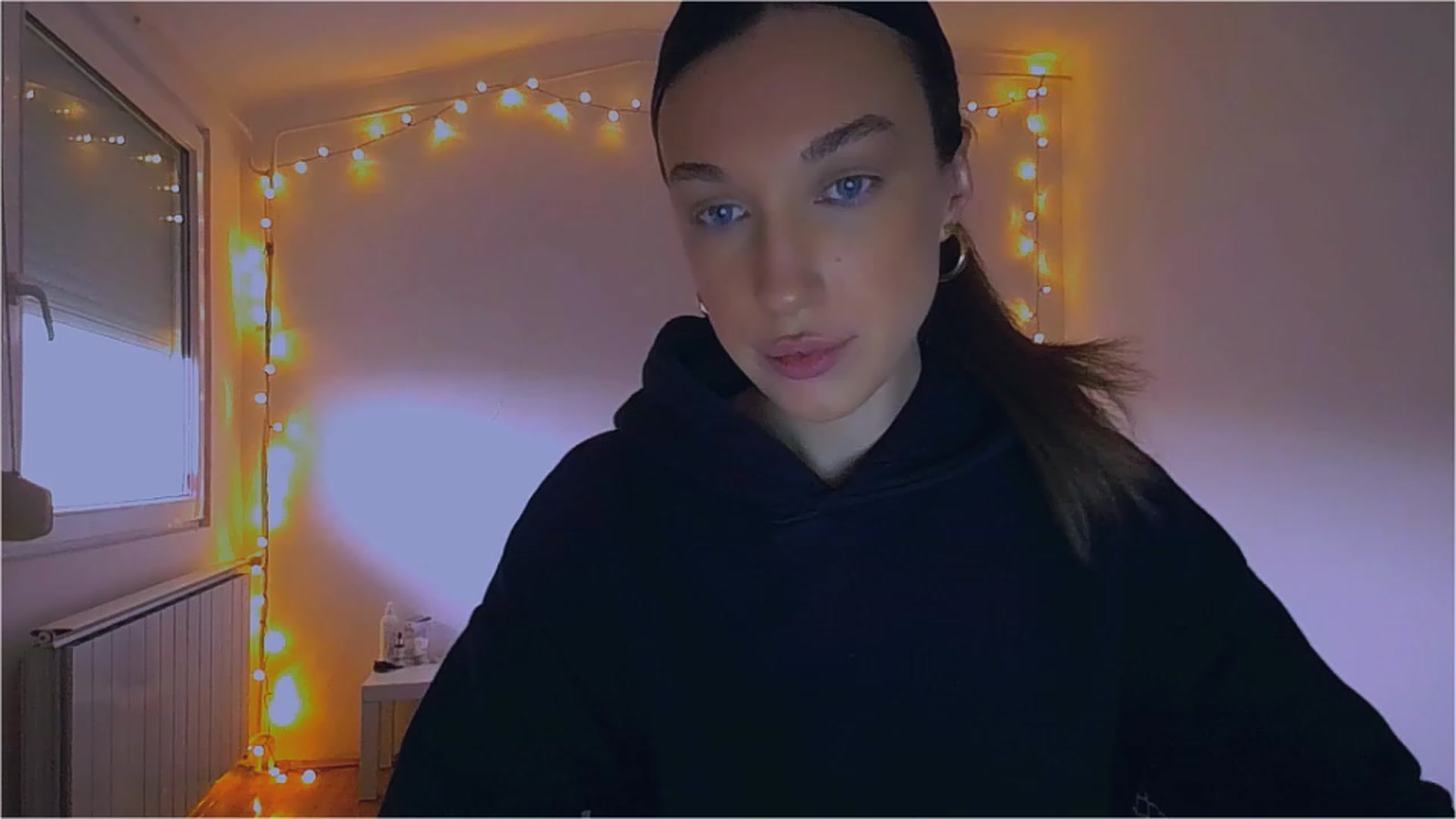 Gallery image thumbnail from lIIIviiu's myfreecams stream on, 04/07/2023, 14:51 image 2 of 20
