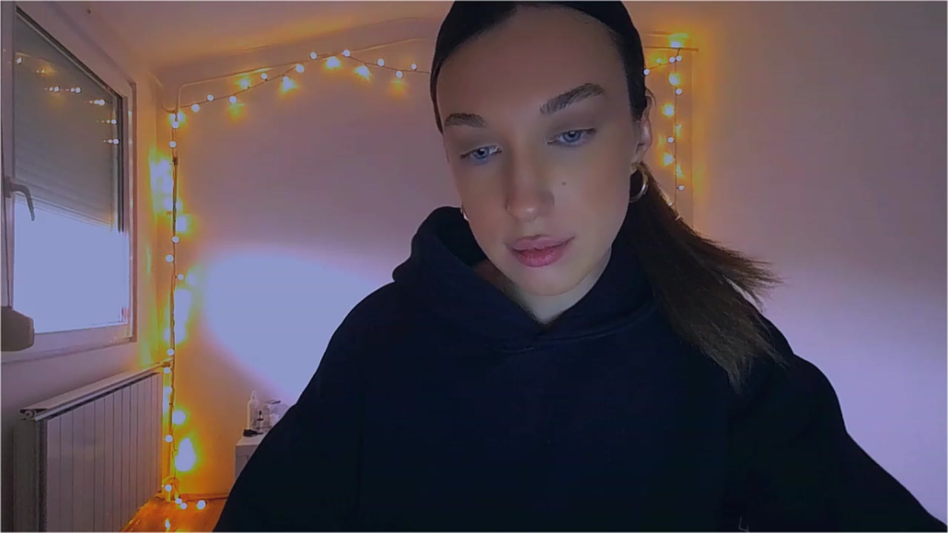 Gallery image thumbnail from lIIIviiu's myfreecams stream on, 04/07/2023, 14:51 image 3 of 20