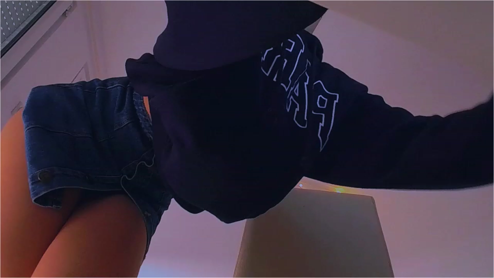 Gallery image thumbnail from lIIIviiu's myfreecams stream on, 04/10/2023, 09:10 image 4 of 20