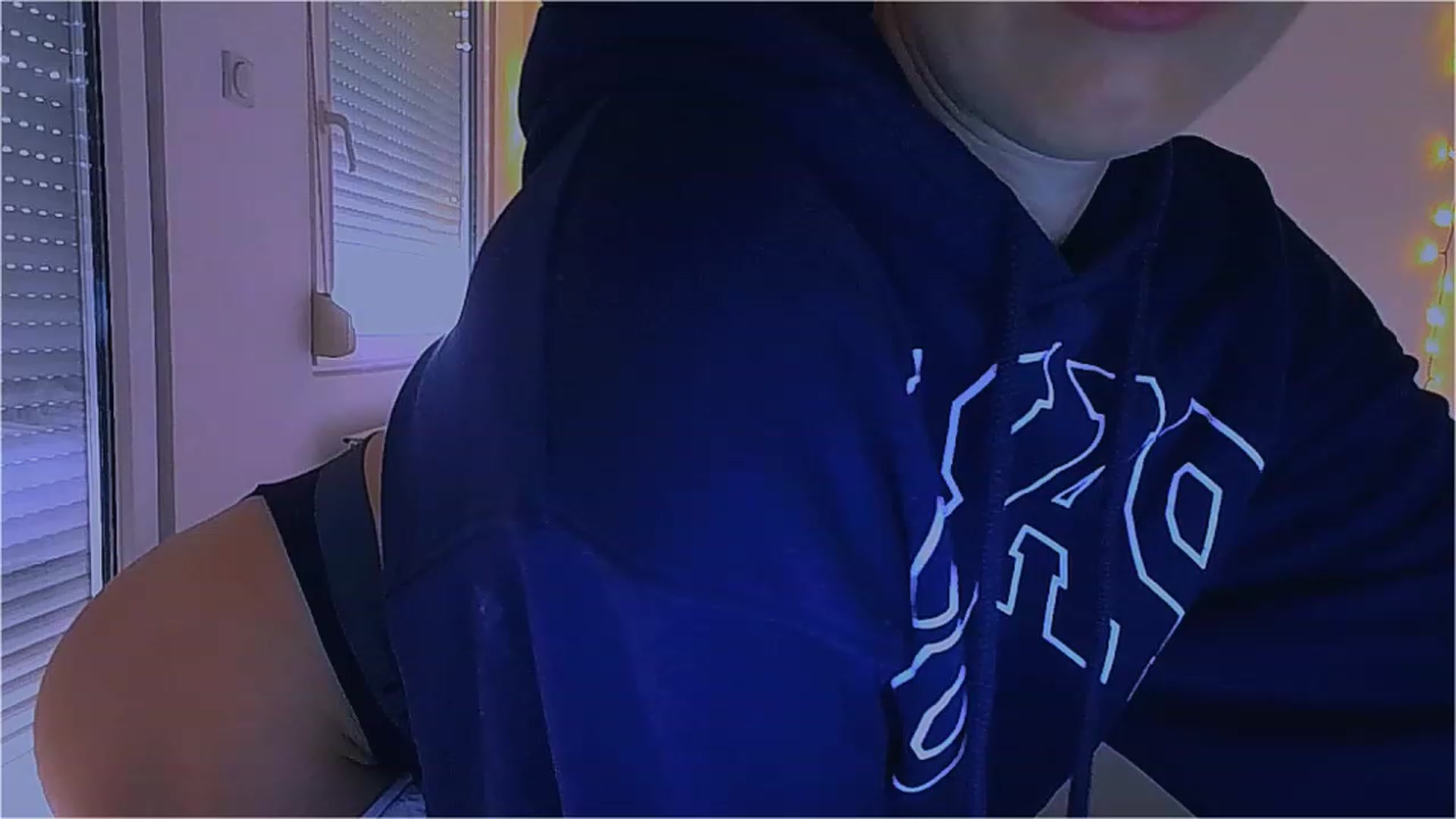Gallery image thumbnail from lIIIviiu's myfreecams stream on, 04/14/2023, 11:52 image 15 of 20
