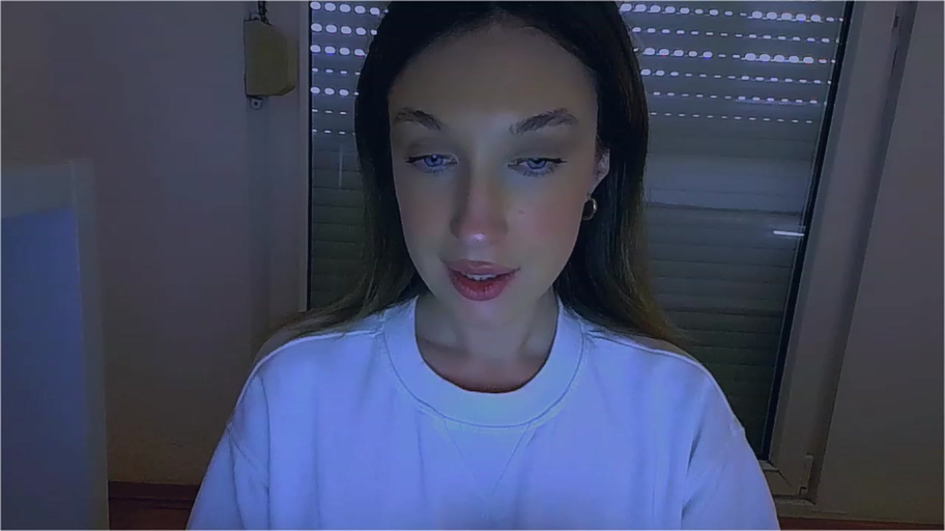 Gallery image thumbnail from lIIIviiu's myfreecams stream on, 04/22/2023, 15:40 image 16 of 20