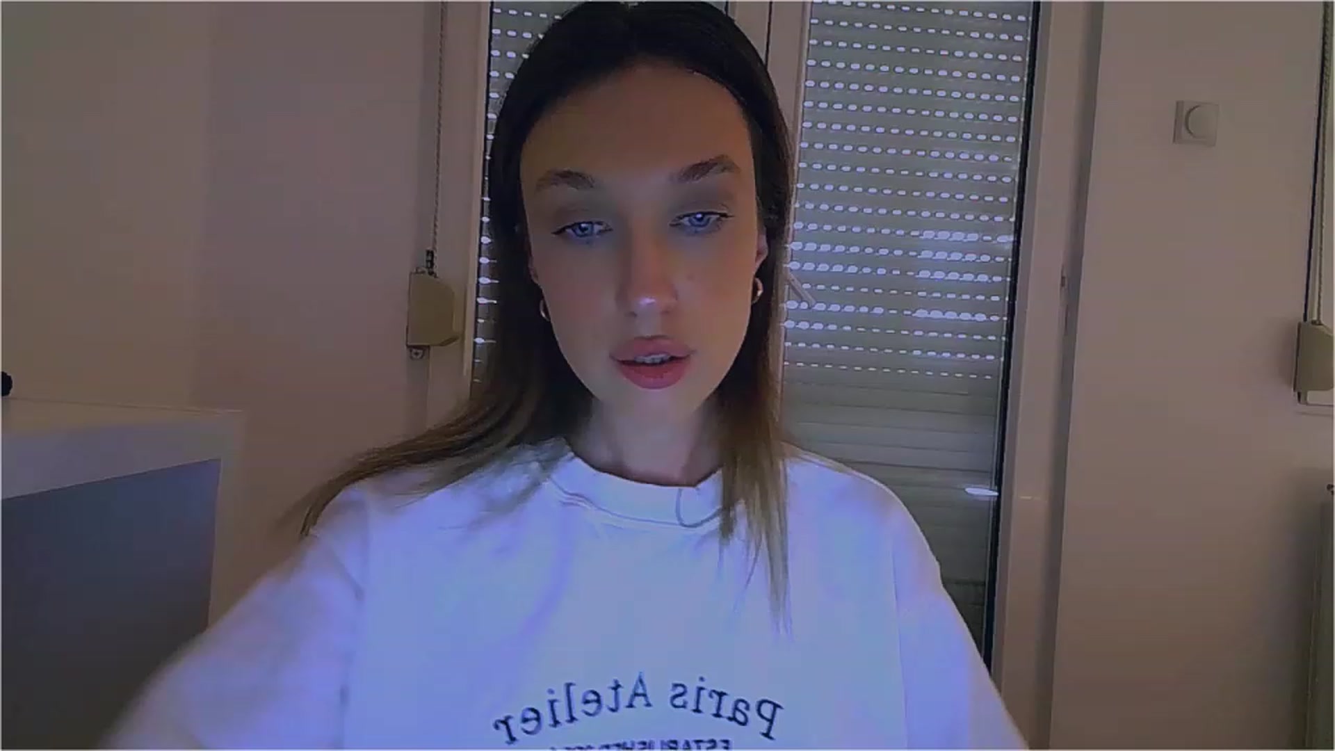 Gallery image thumbnail from lIIIviiu's myfreecams stream on, 04/22/2023, 15:40 image 17 of 20