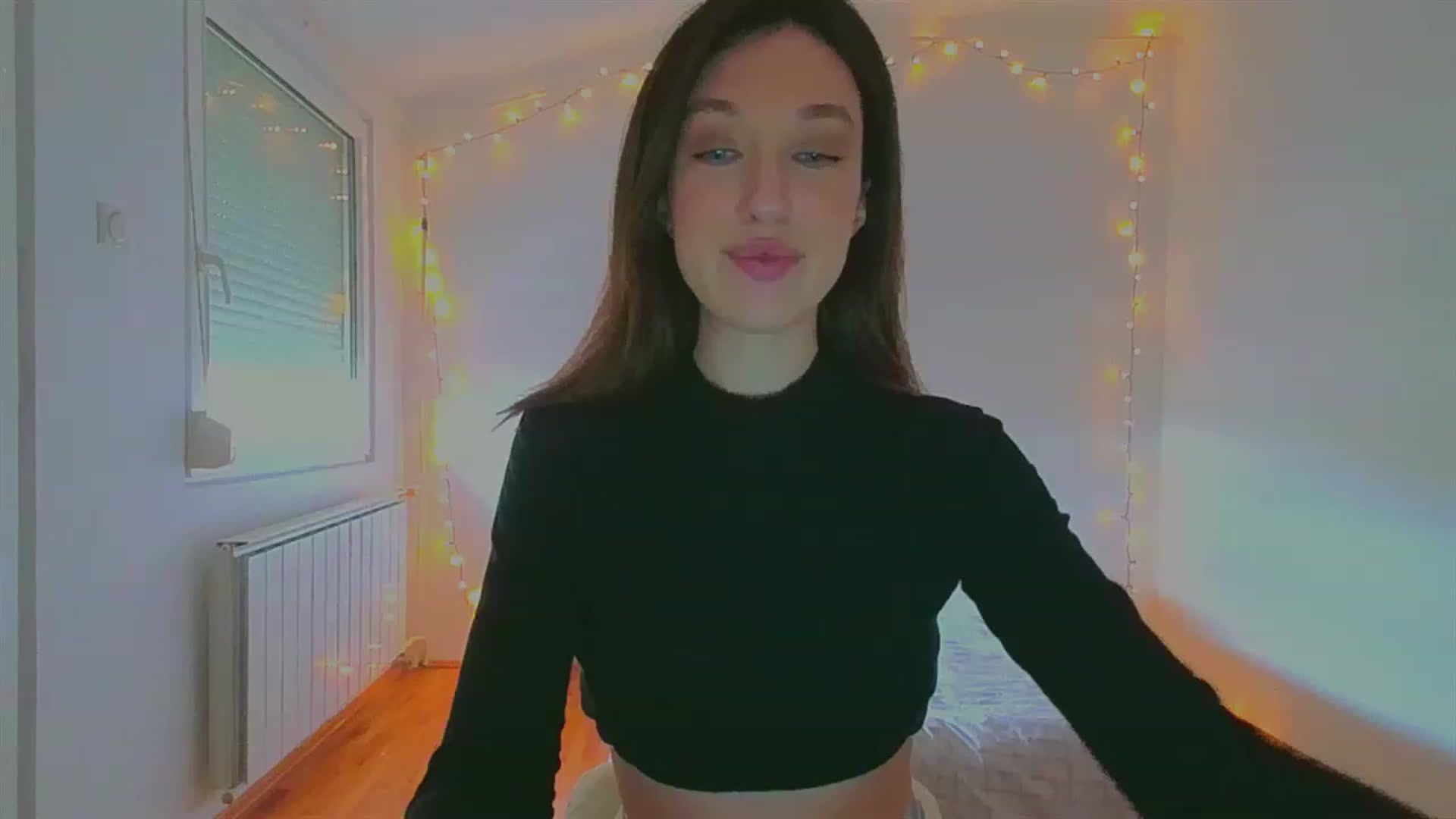 Gallery image thumbnail from lIIIviiu's myfreecams stream on, 05/13/2023, 14:02 image 18 of 20