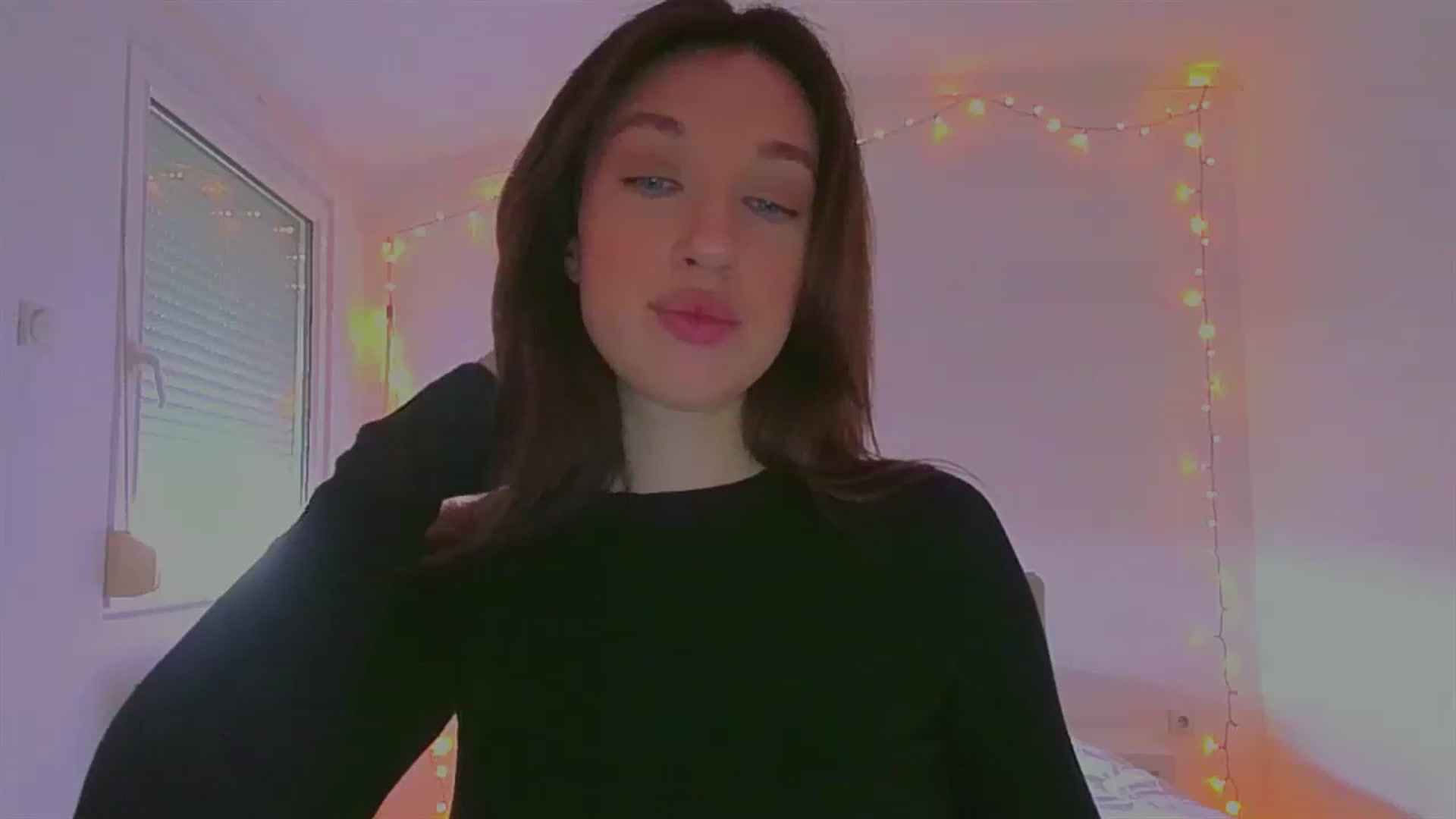 Gallery image thumbnail from lIIIviiu's myfreecams stream on, 05/14/2023, 11:32 image 15 of 20