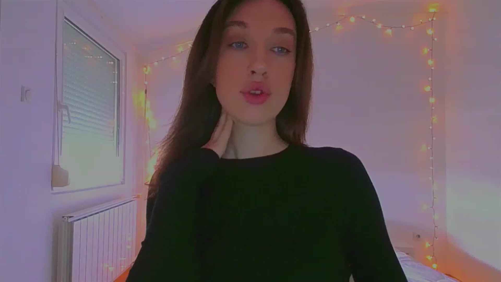 Gallery image thumbnail from lIIIviiu's myfreecams stream on, 05/14/2023, 11:32 image 6 of 20