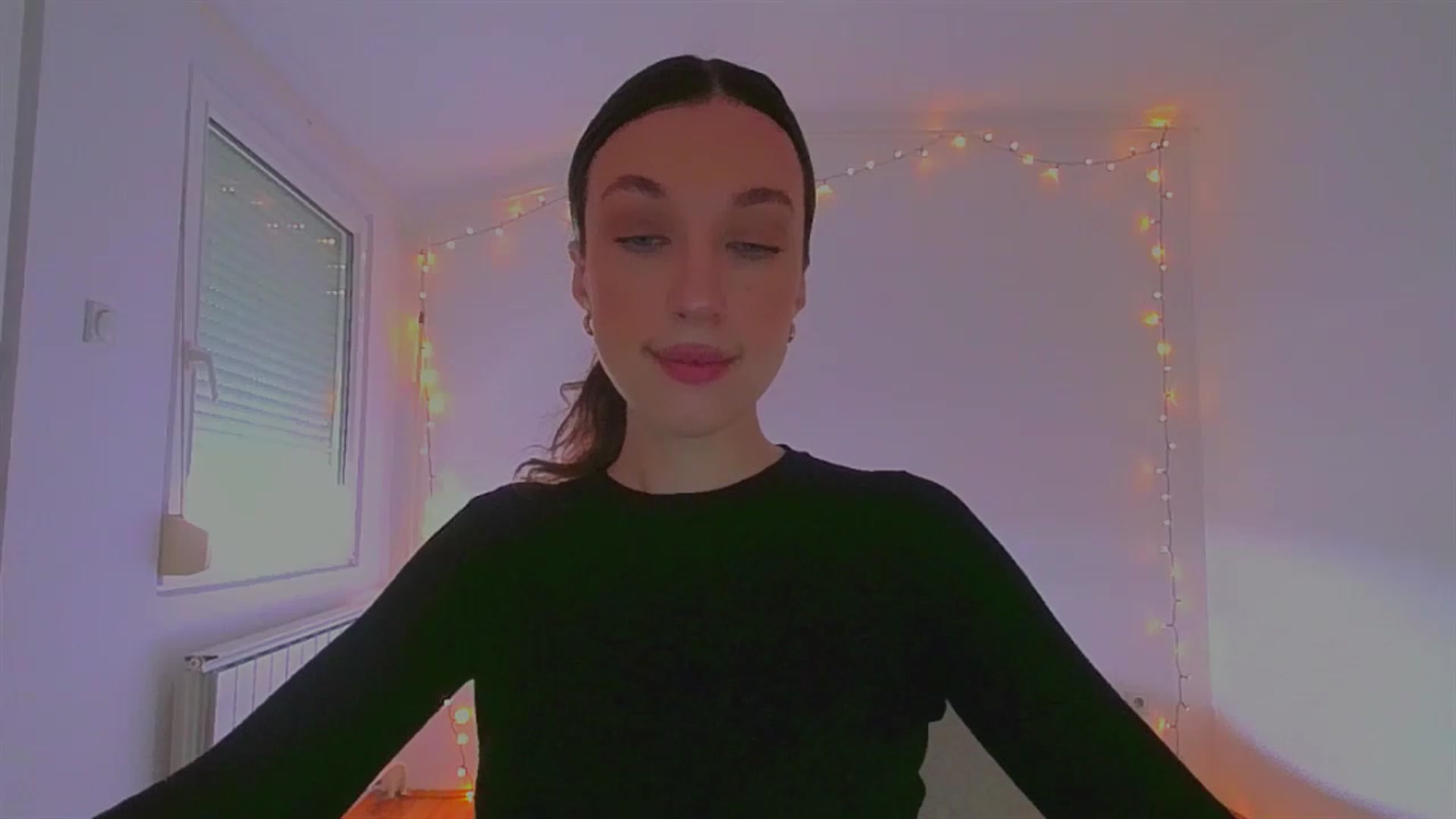 Gallery image thumbnail from lIIIviiu's myfreecams stream on, 05/15/2023, 11:28 image 19 of 20