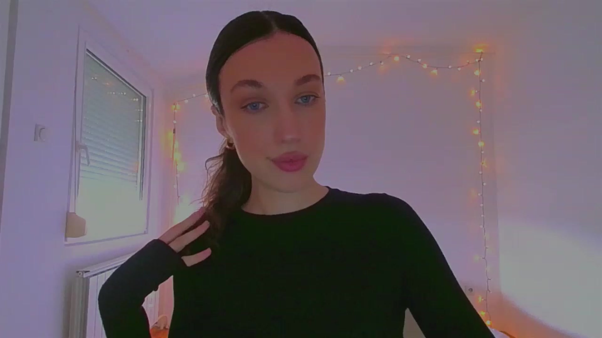 Gallery image thumbnail from lIIIviiu's myfreecams stream on, 05/15/2023, 11:28 image 5 of 20