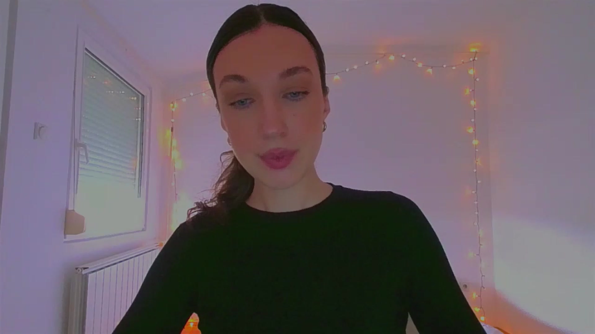 Gallery image thumbnail from lIIIviiu's myfreecams stream on, 05/15/2023, 11:28 image 1 of 20