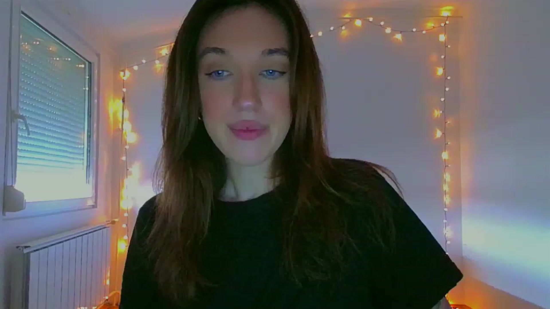 Gallery image thumbnail from lIIIviiu's myfreecams stream on, 06/09/2023, 11:34 image 11 of 20