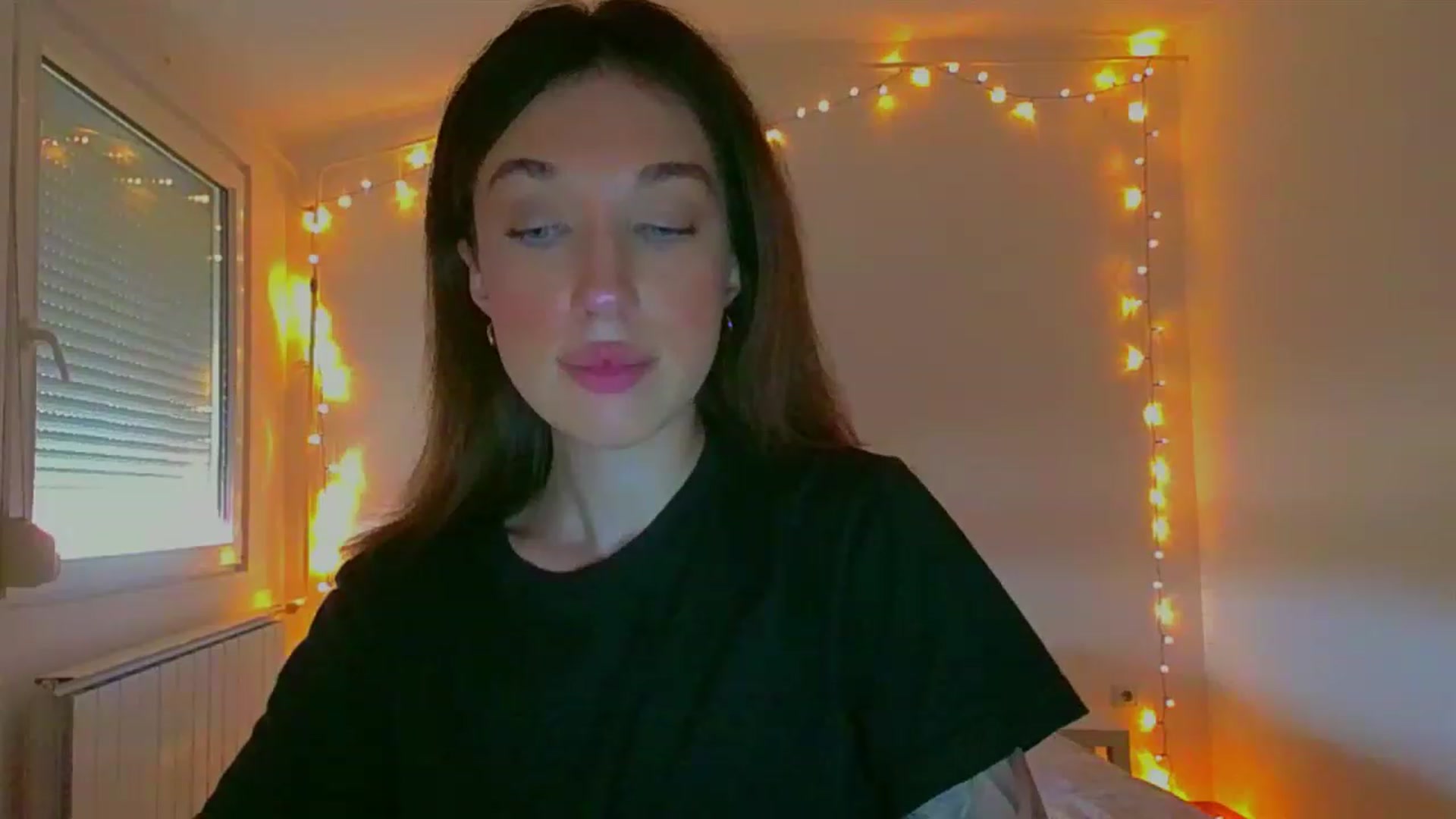 Gallery image thumbnail from lIIIviiu's myfreecams stream on, 06/11/2023, 13:11 image 13 of 20