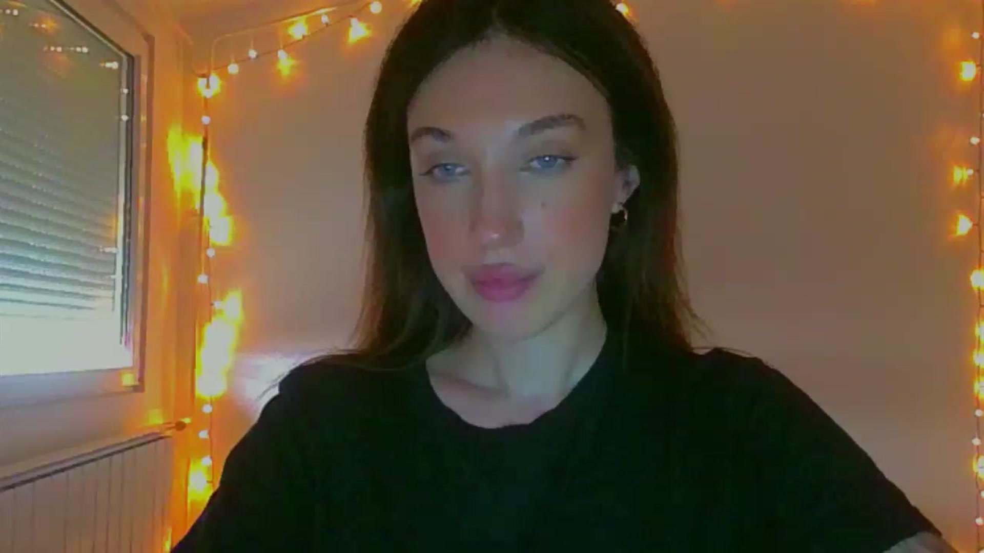 Gallery image thumbnail from lIIIviiu's myfreecams stream on, 06/11/2023, 13:11 image 20 of 20