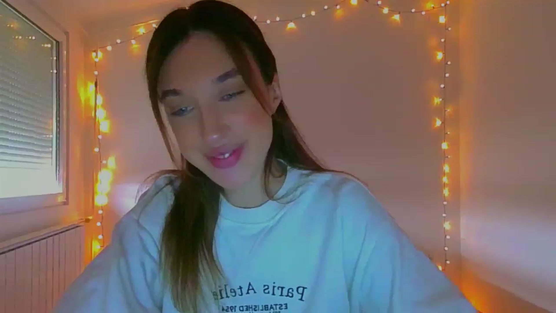 Gallery image thumbnail from lIIIviiu's myfreecams stream on, 06/17/2023, 13:44 image 11 of 20