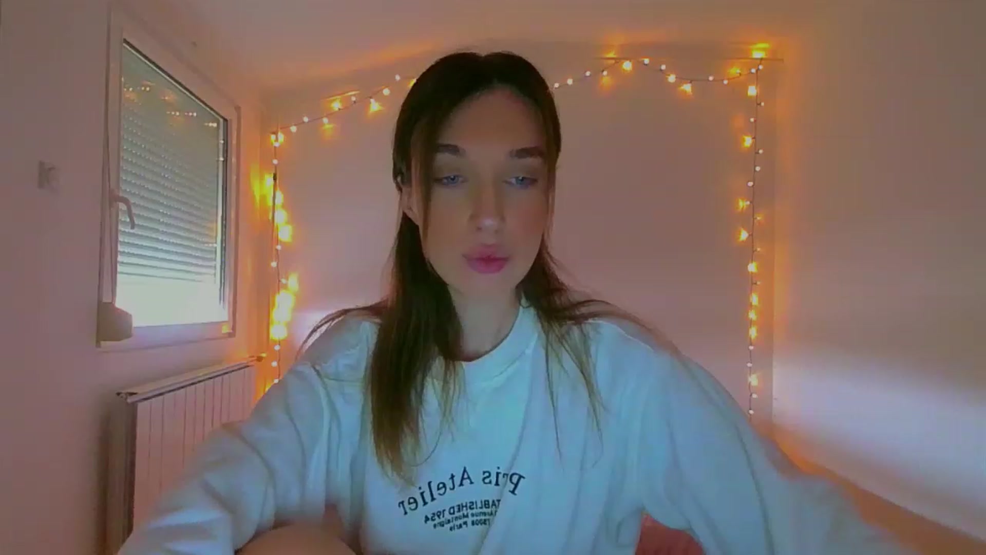 Gallery image thumbnail from lIIIviiu's myfreecams stream on, 06/17/2023, 13:44 image 19 of 20