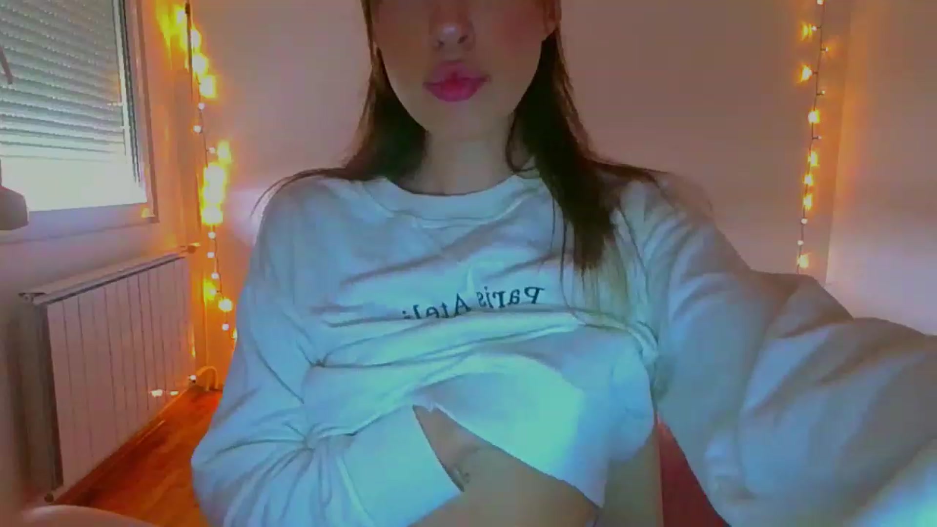 Gallery image thumbnail from lIIIviiu's myfreecams stream on, 06/17/2023, 13:44 image 9 of 20