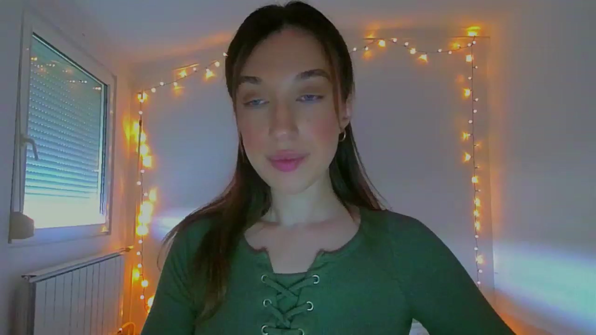 Gallery image thumbnail from lIIIviiu's myfreecams stream on, 06/18/2023, 13:36 image 7 of 20