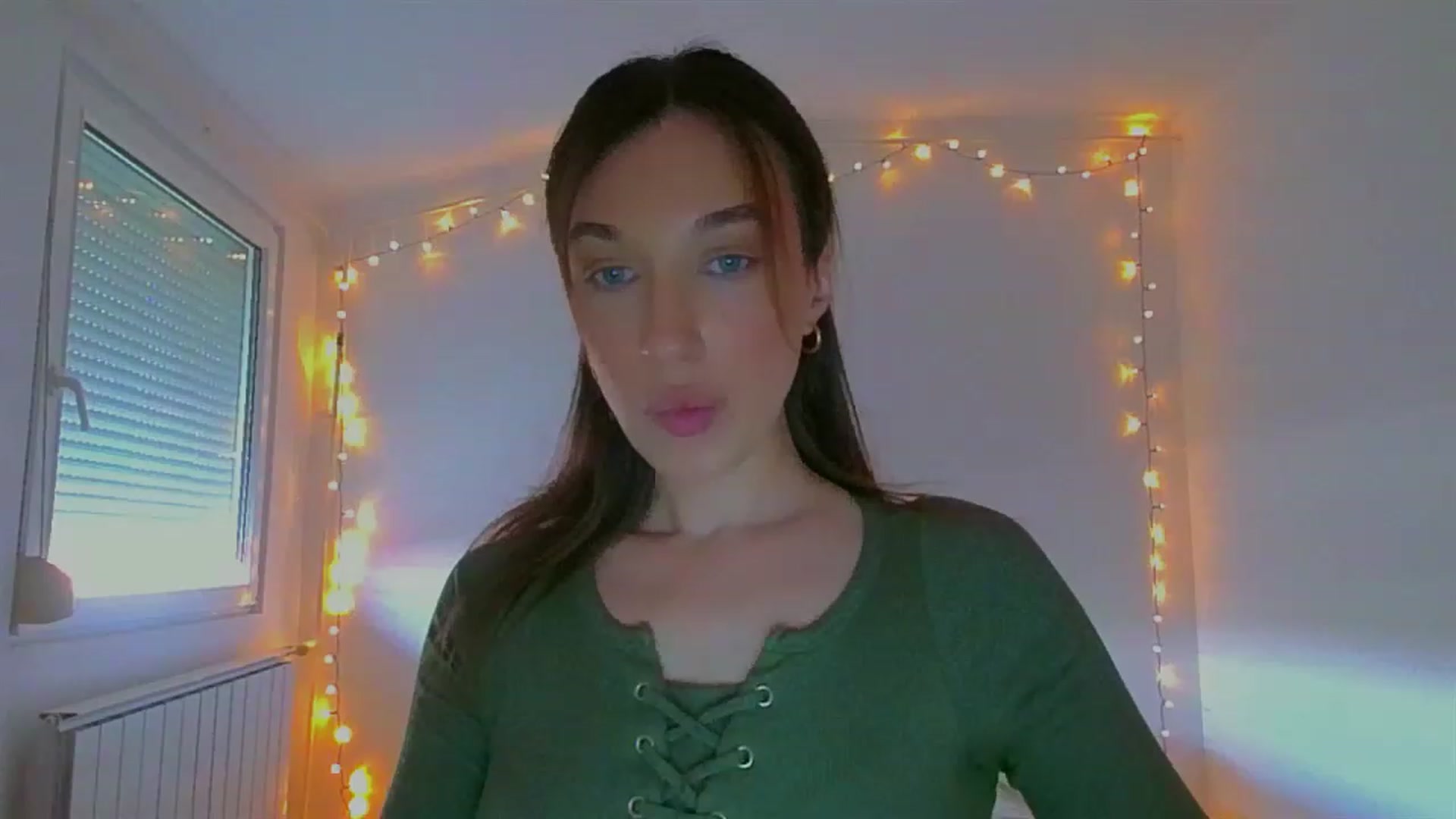 Gallery image thumbnail from lIIIviiu's myfreecams stream on, 06/18/2023, 13:36 image 20 of 20