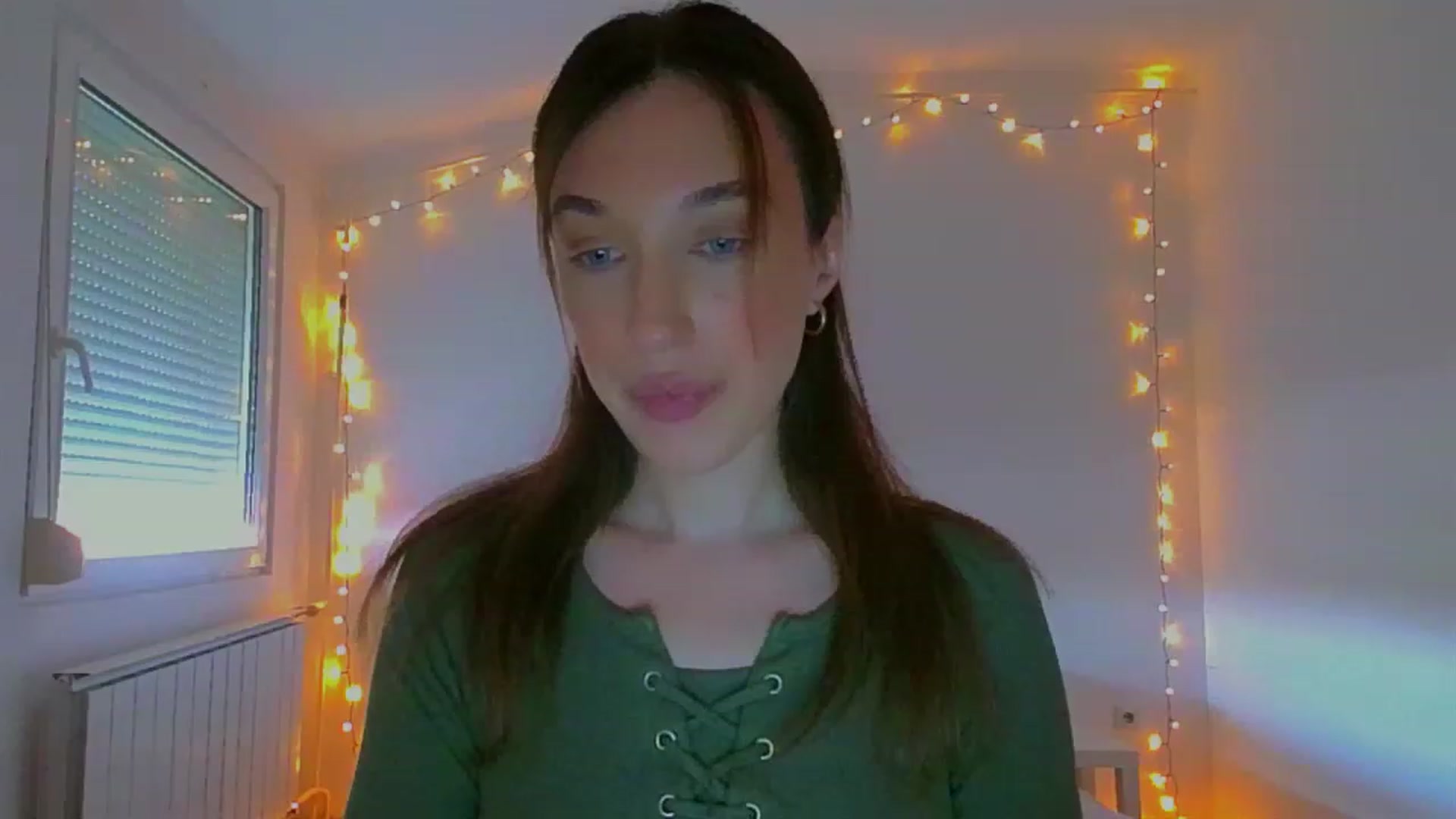 Gallery image thumbnail from lIIIviiu's myfreecams stream on, 06/18/2023, 13:36 image 3 of 20