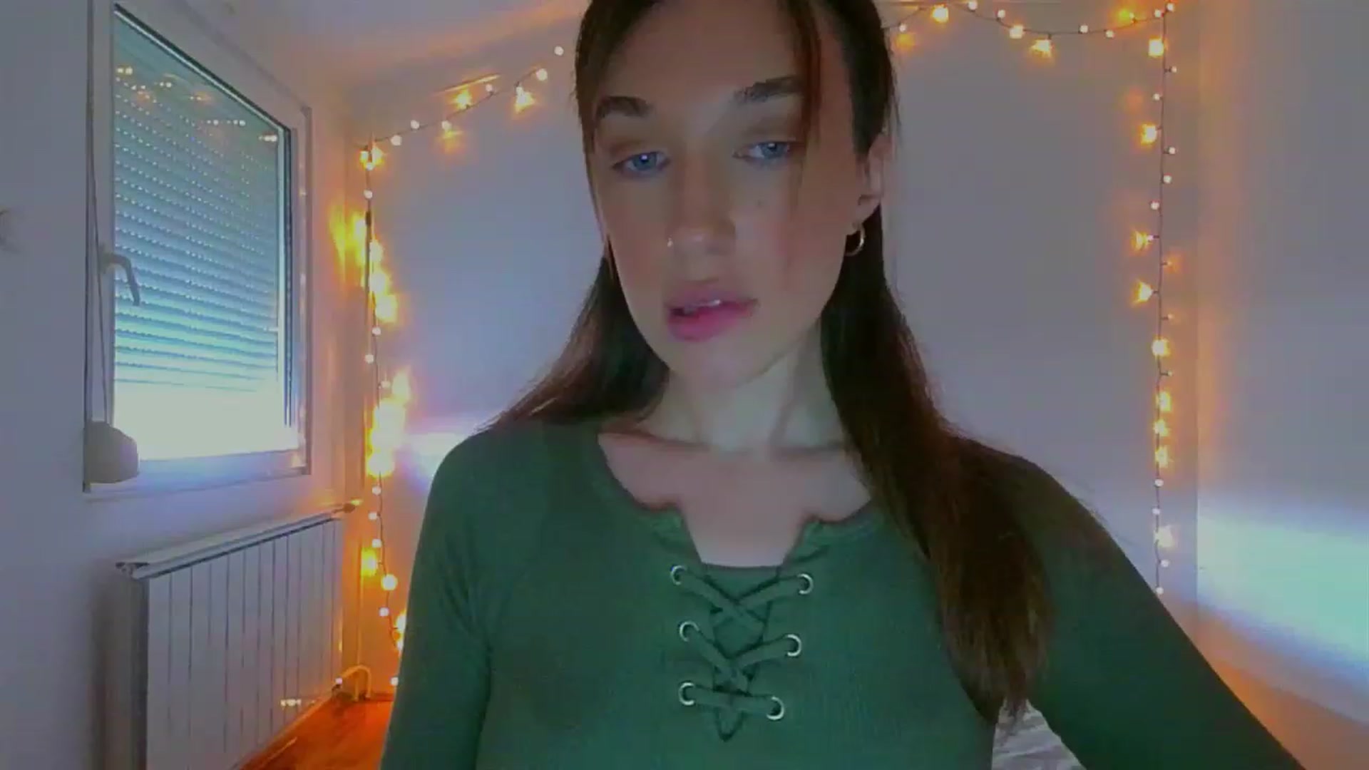 Gallery image thumbnail from lIIIviiu's myfreecams stream on, 06/18/2023, 13:36 image 15 of 20
