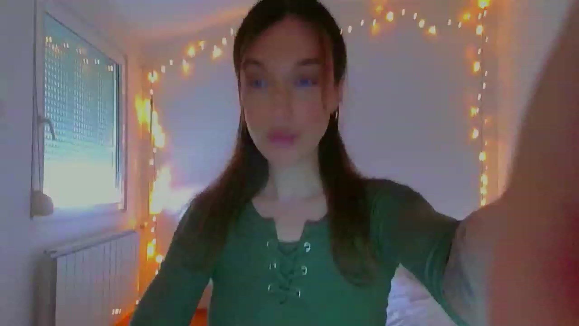 Gallery image thumbnail from lIIIviiu's myfreecams stream on, 06/18/2023, 13:36 image 18 of 20