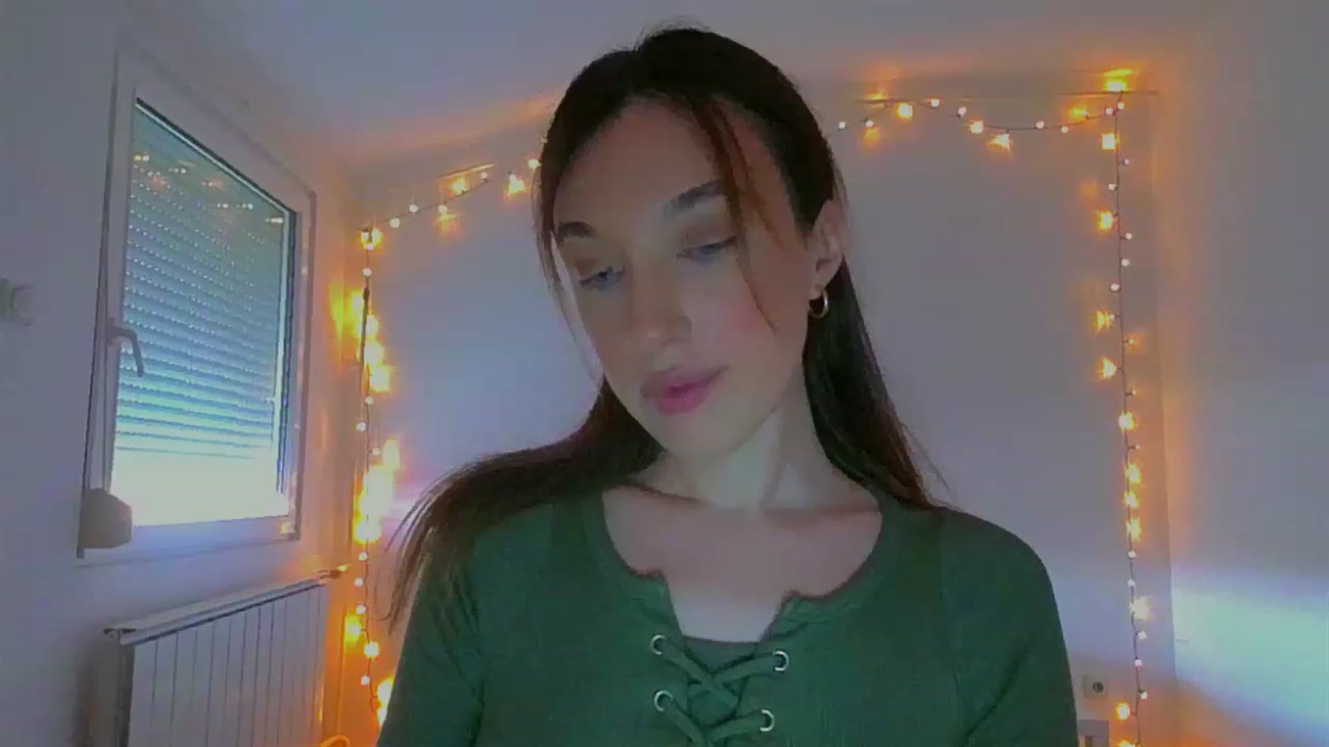 Gallery image thumbnail from lIIIviiu's myfreecams stream on, 06/18/2023, 13:36 image 10 of 20