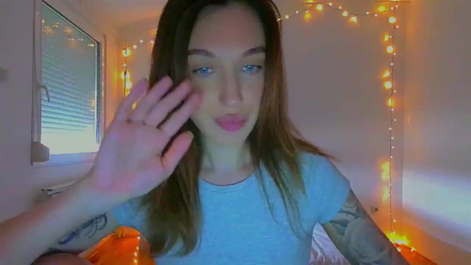 Gallery image thumbnail from lIIIviiu's myfreecams stream on, 06/26/2023, 12:26 image 4 of 20