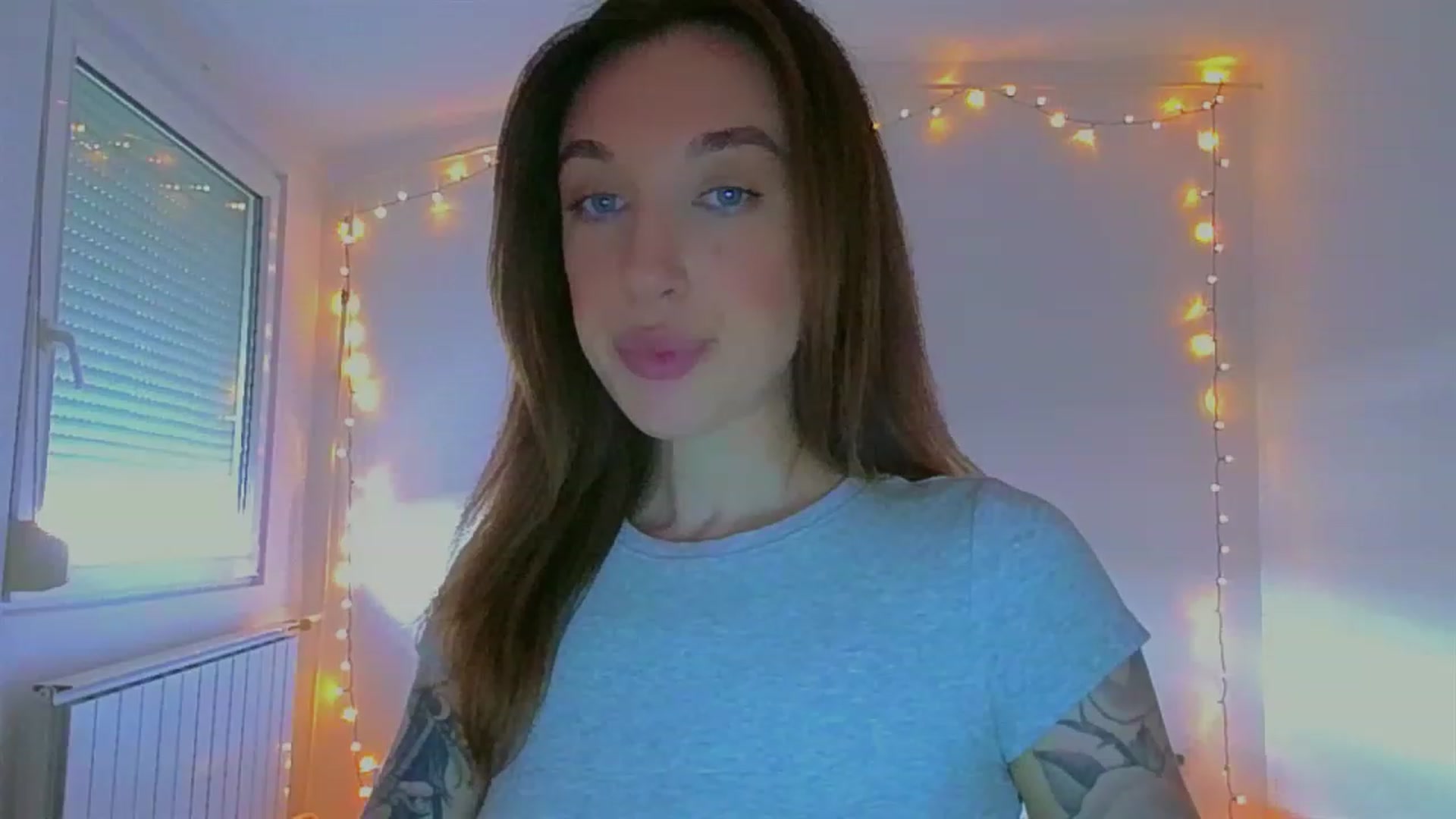 Gallery image thumbnail from lIIIviiu's myfreecams stream on, 06/26/2023, 12:26 image 15 of 20