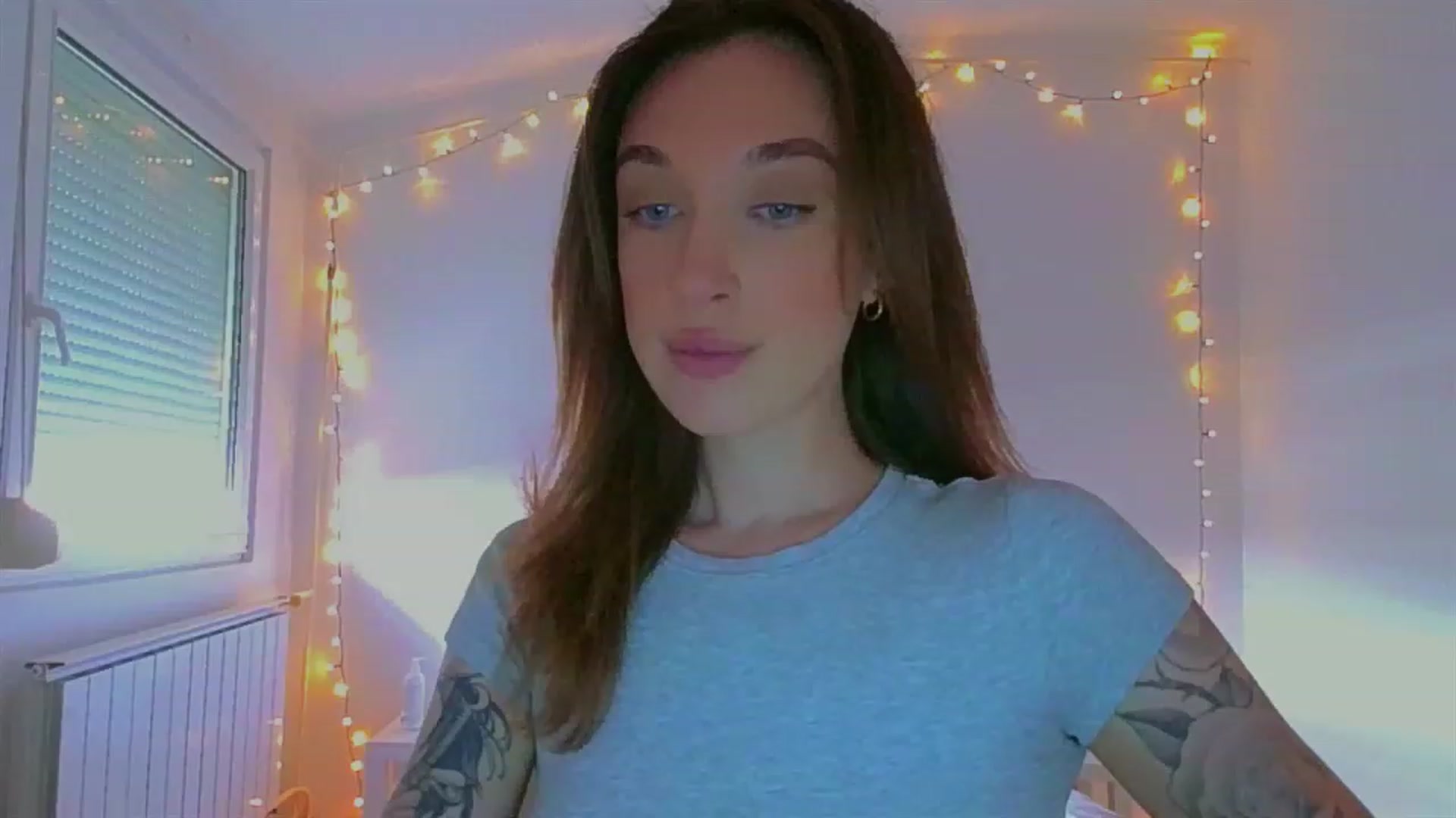 Gallery image thumbnail from lIIIviiu's myfreecams stream on, 06/26/2023, 12:26 image 20 of 20