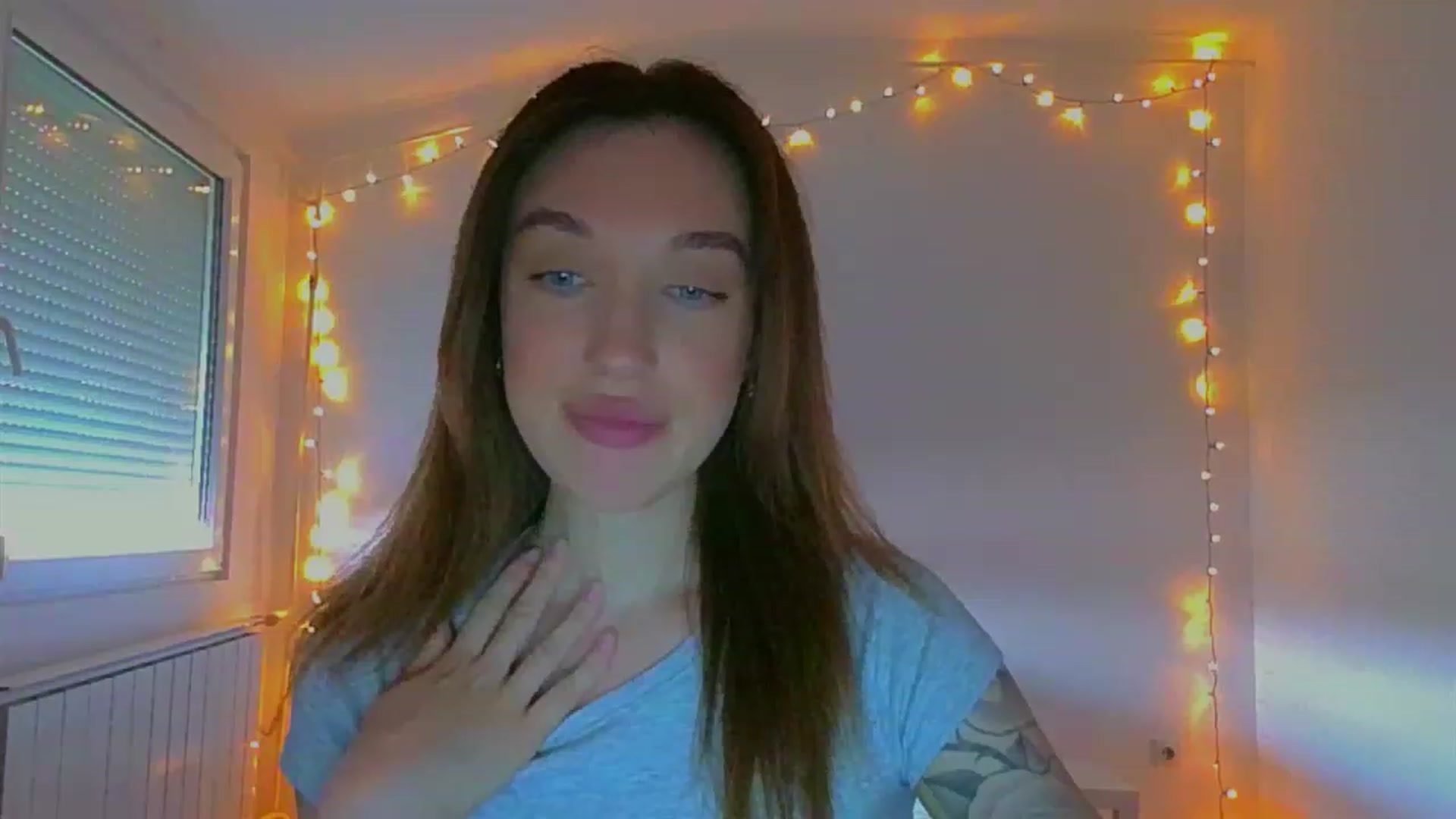 Gallery image thumbnail from lIIIviiu's myfreecams stream on, 06/26/2023, 12:26 image 10 of 20