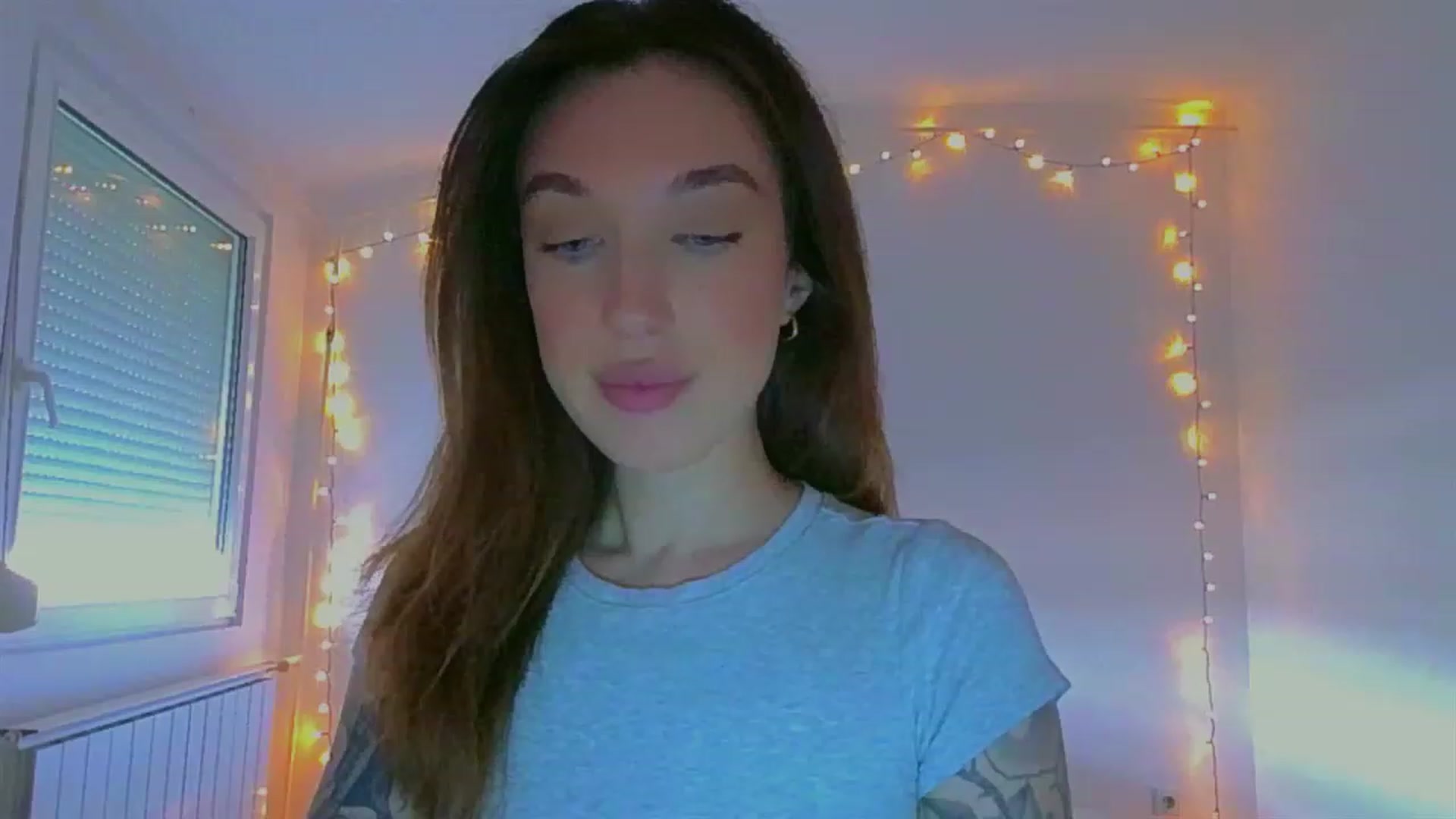 Gallery image thumbnail from lIIIviiu's myfreecams stream on, 06/26/2023, 12:26 image 11 of 20