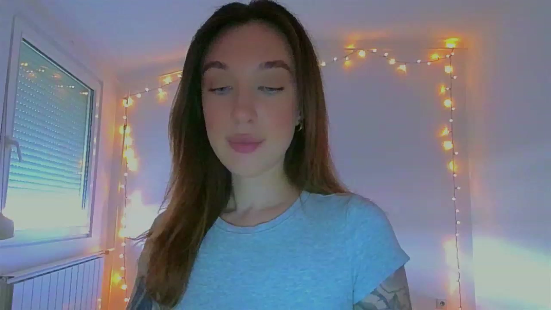 Gallery image thumbnail from lIIIviiu's myfreecams stream on, 06/26/2023, 12:26 image 13 of 20
