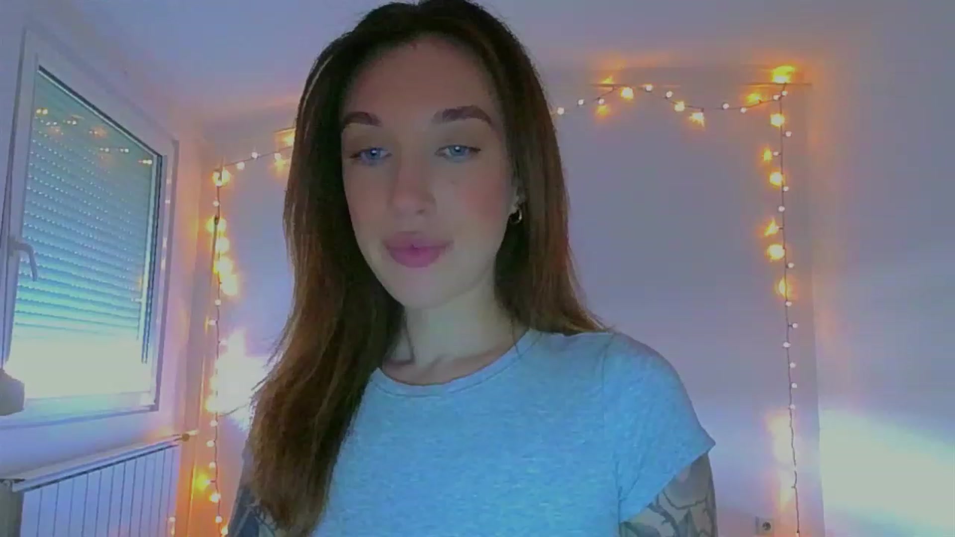 Gallery image thumbnail from lIIIviiu's myfreecams stream on, 06/26/2023, 12:26 image 12 of 20