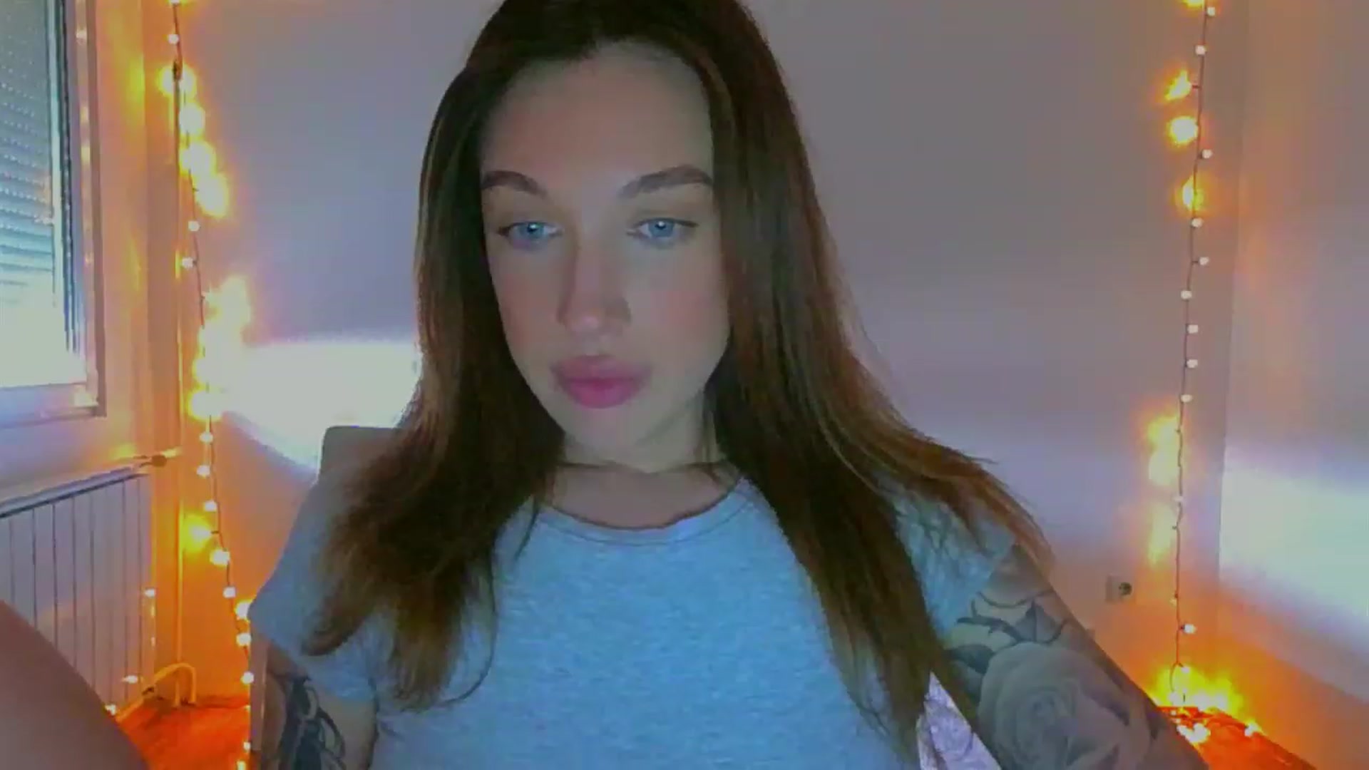Gallery image thumbnail from lIIIviiu's myfreecams stream on, 06/26/2023, 12:26 image 8 of 20