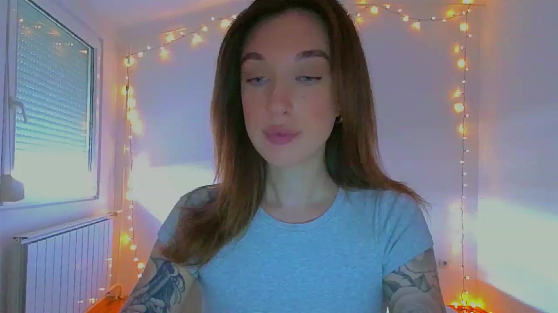 Gallery image thumbnail from lIIIviiu's myfreecams stream on, 06/26/2023, 12:26 image 18 of 20