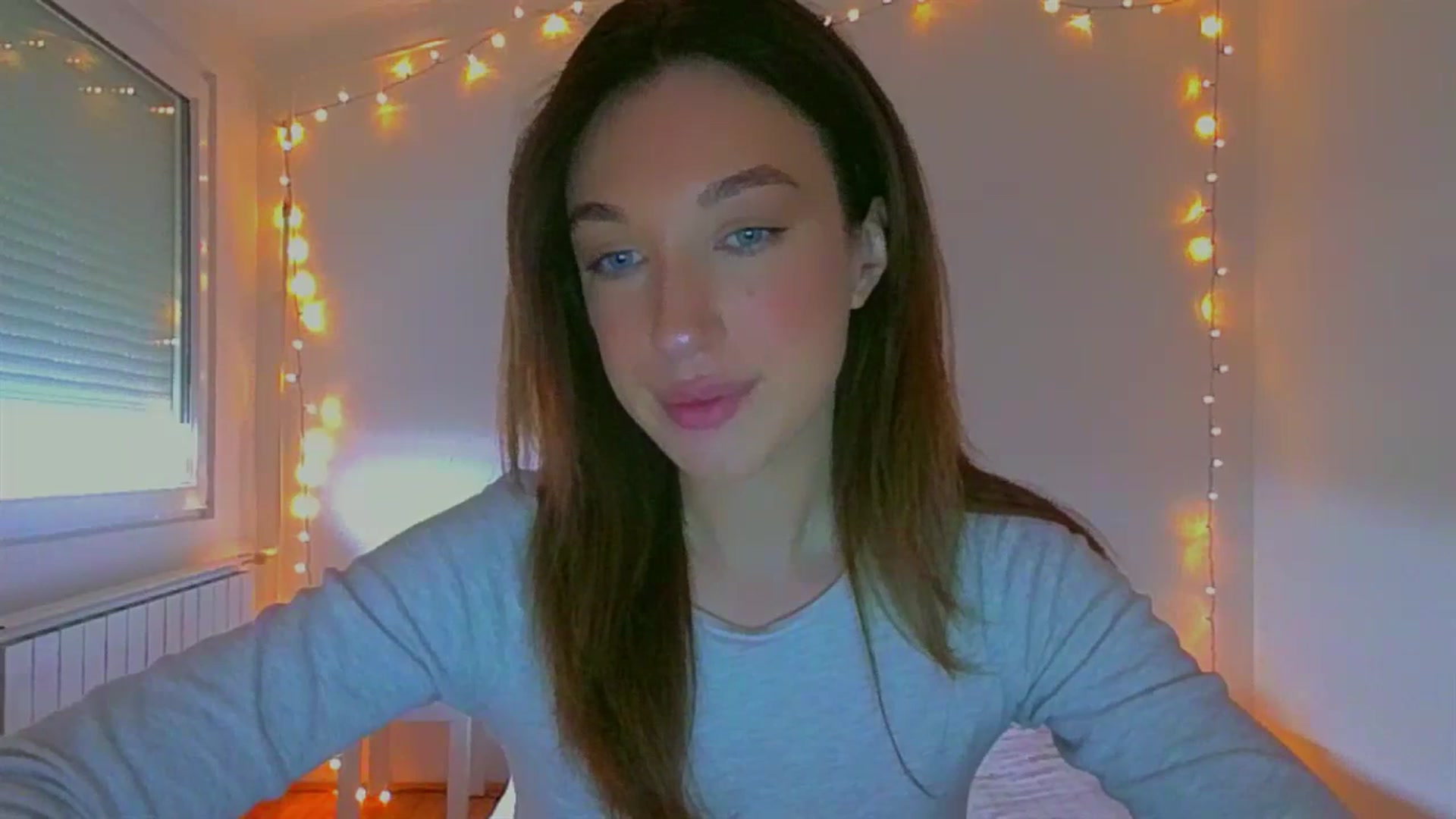 Gallery image thumbnail from lIIIviiu's myfreecams stream on, 06/28/2023, 10:00 image 3 of 20