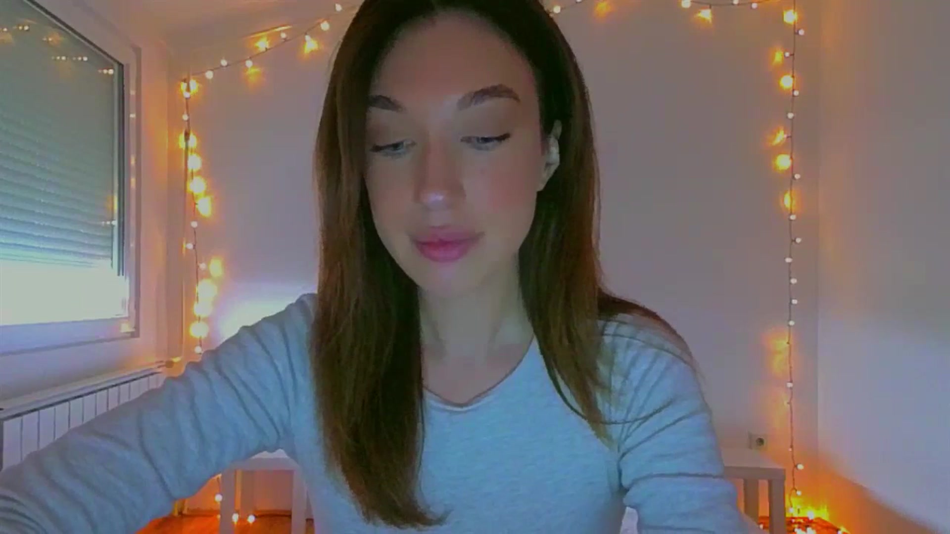Gallery image thumbnail from lIIIviiu's myfreecams stream on, 06/28/2023, 10:00 image 4 of 20