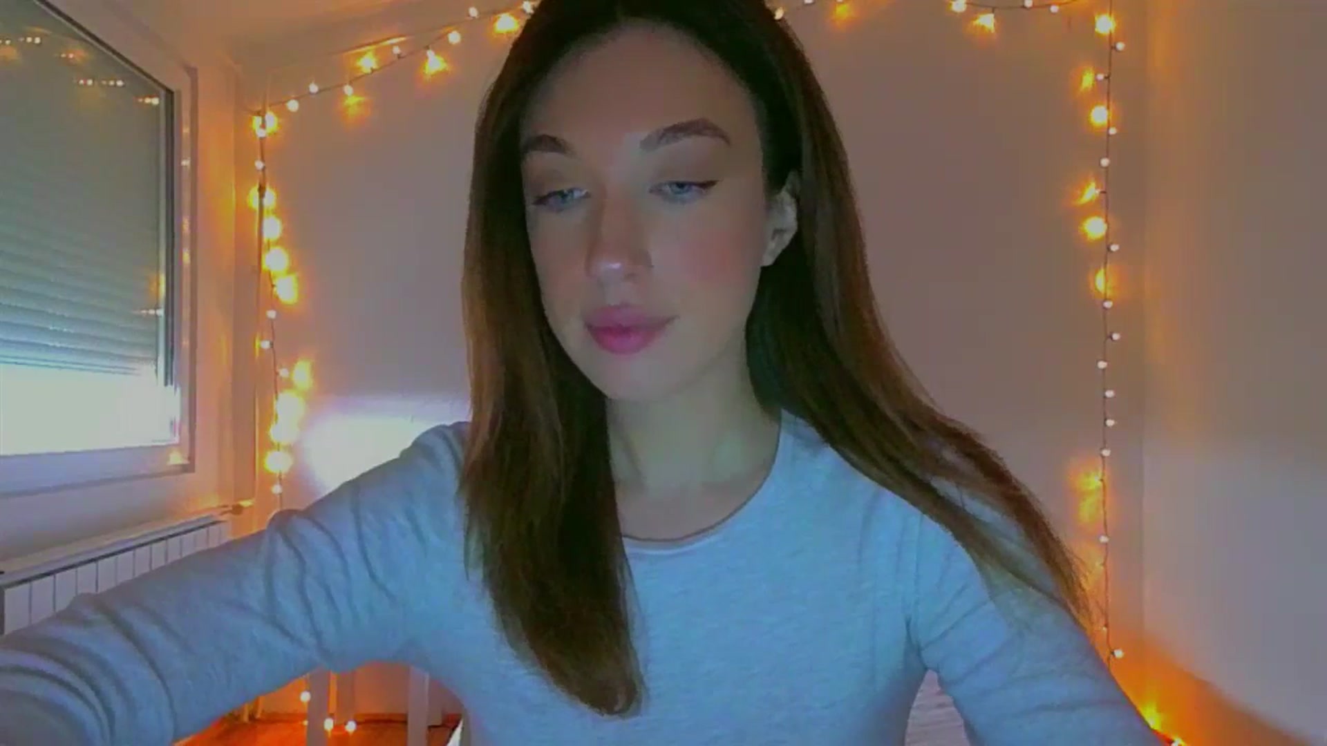 Gallery image thumbnail from lIIIviiu's myfreecams stream on, 06/28/2023, 10:00 image 18 of 20