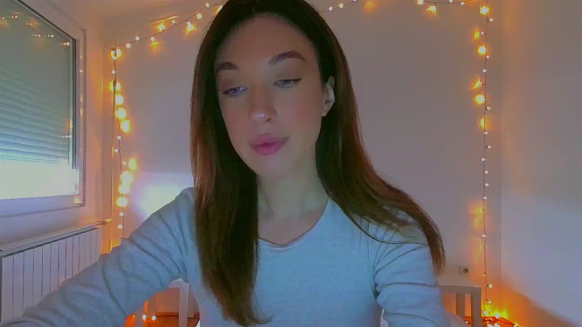 Gallery image thumbnail from lIIIviiu's myfreecams stream on, 06/28/2023, 10:00 image 6 of 20