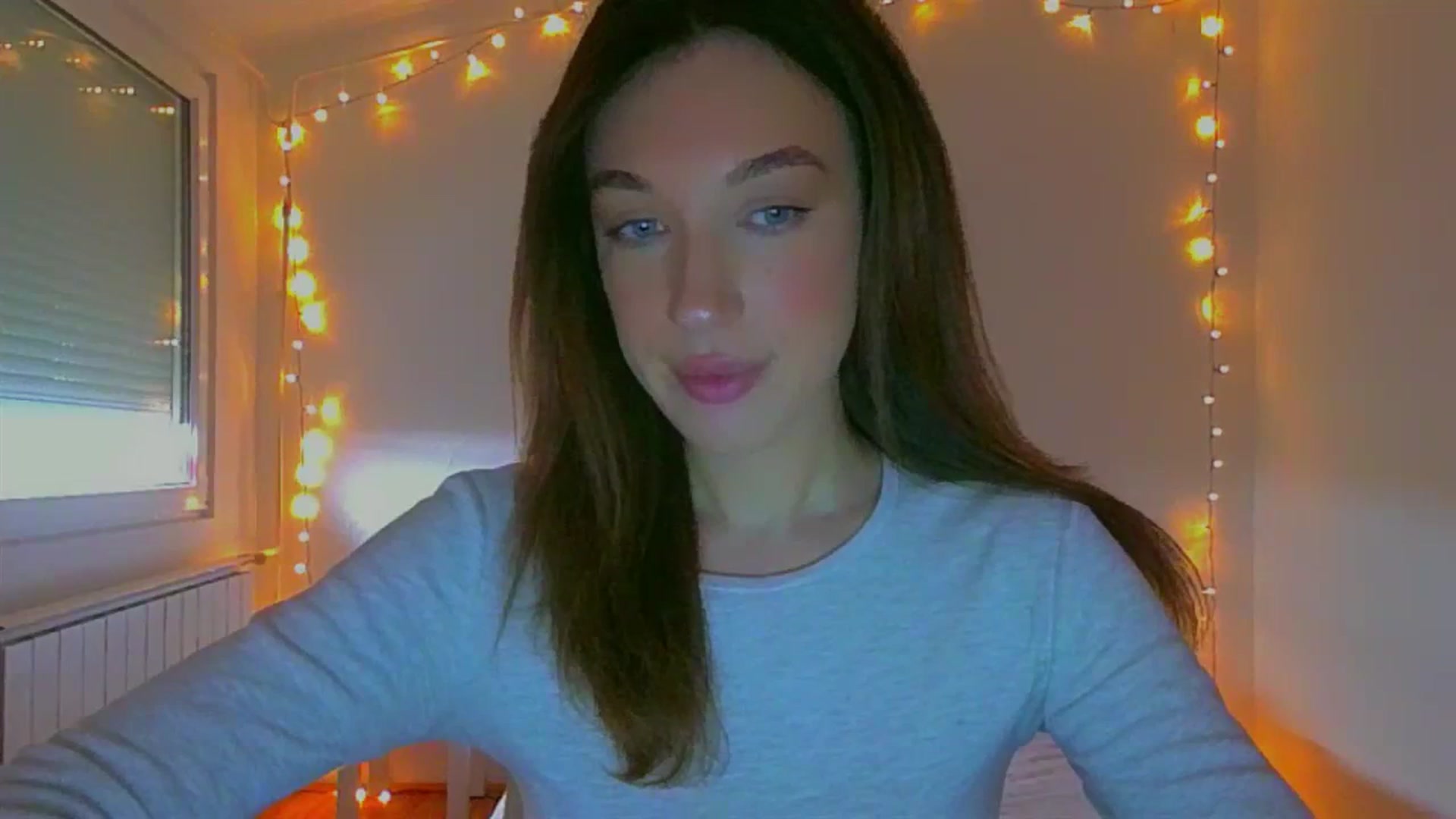Gallery image thumbnail from lIIIviiu's myfreecams stream on, 06/28/2023, 10:00 image 16 of 20