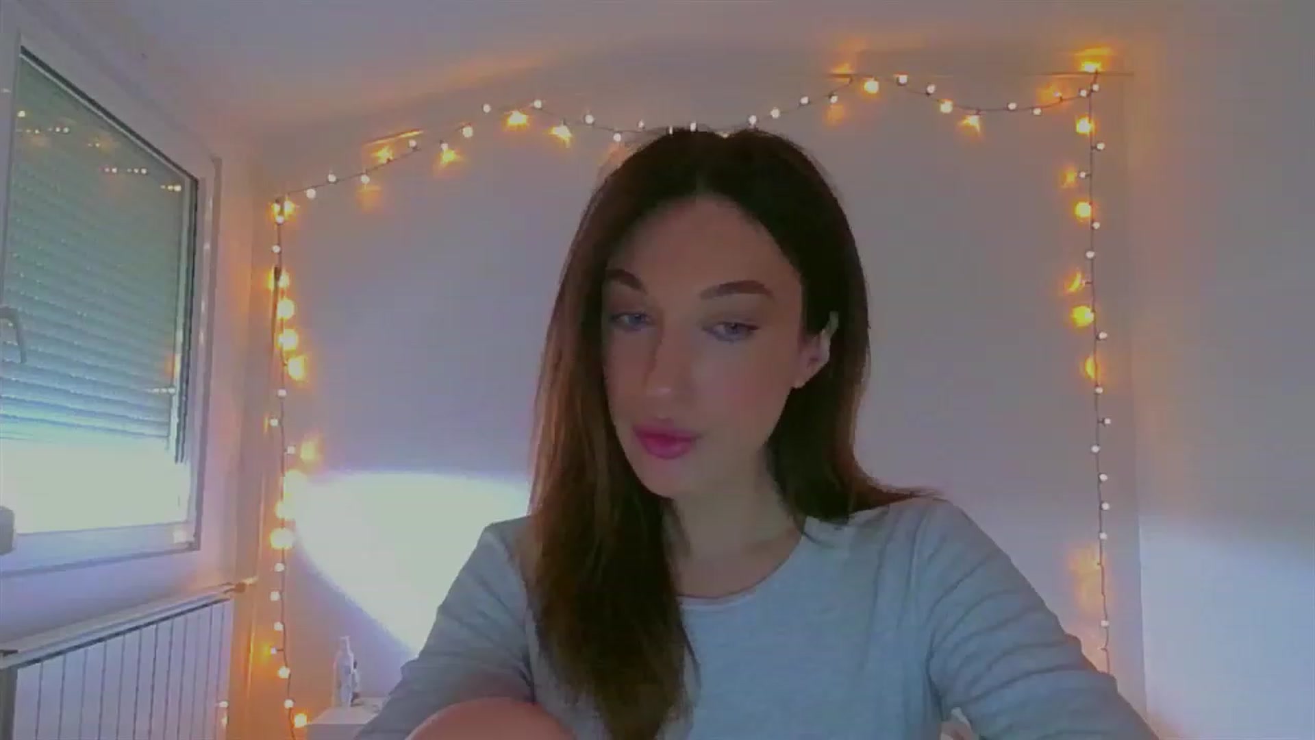 Gallery image thumbnail from lIIIviiu's myfreecams stream on, 06/28/2023, 10:59 image 4 of 20